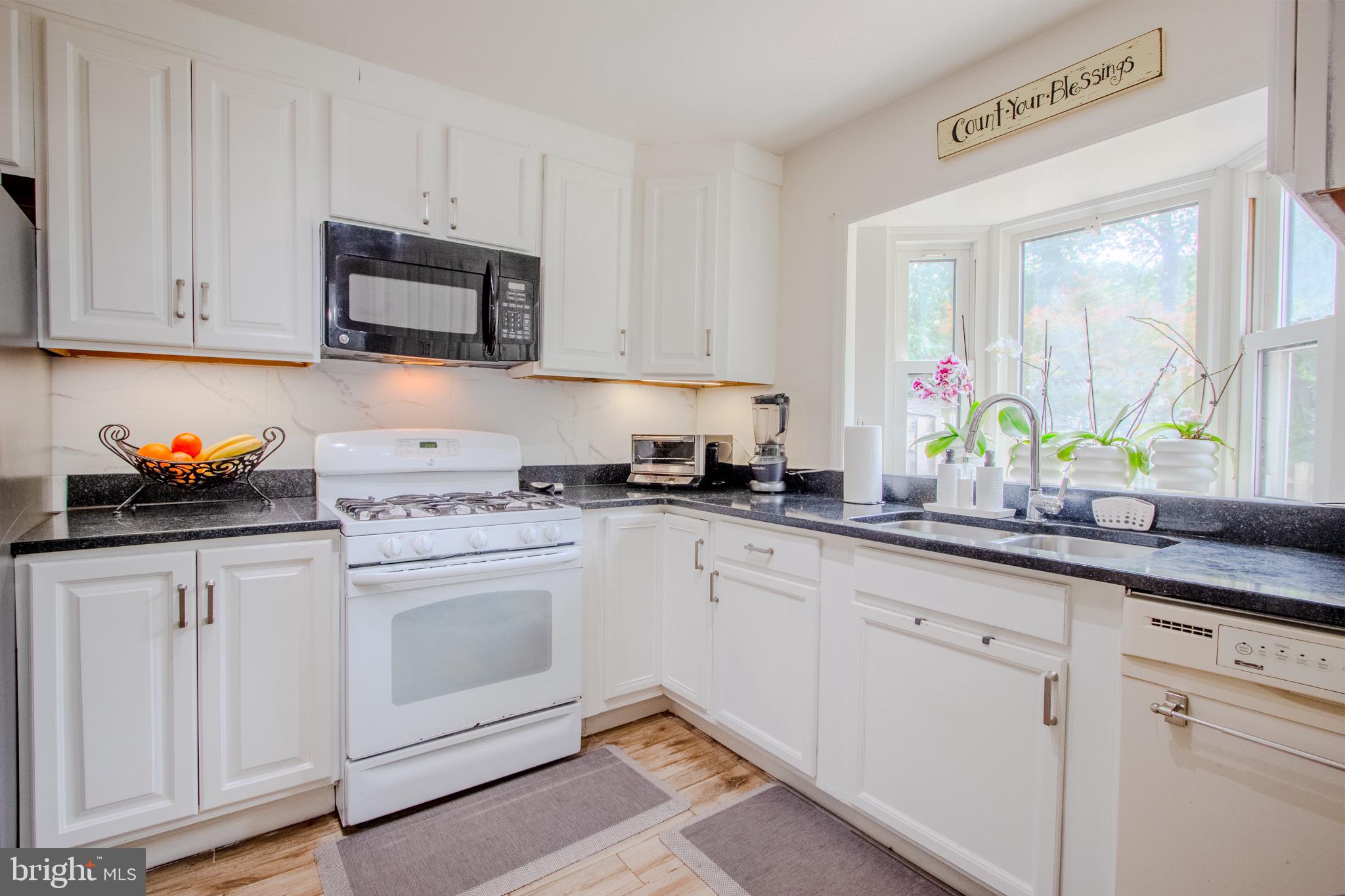 LAKE BRADDOCK - Residential