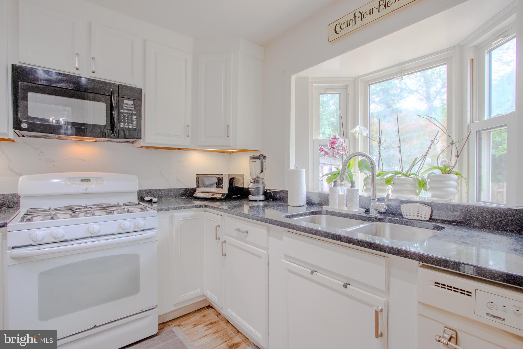 LAKE BRADDOCK - Residential