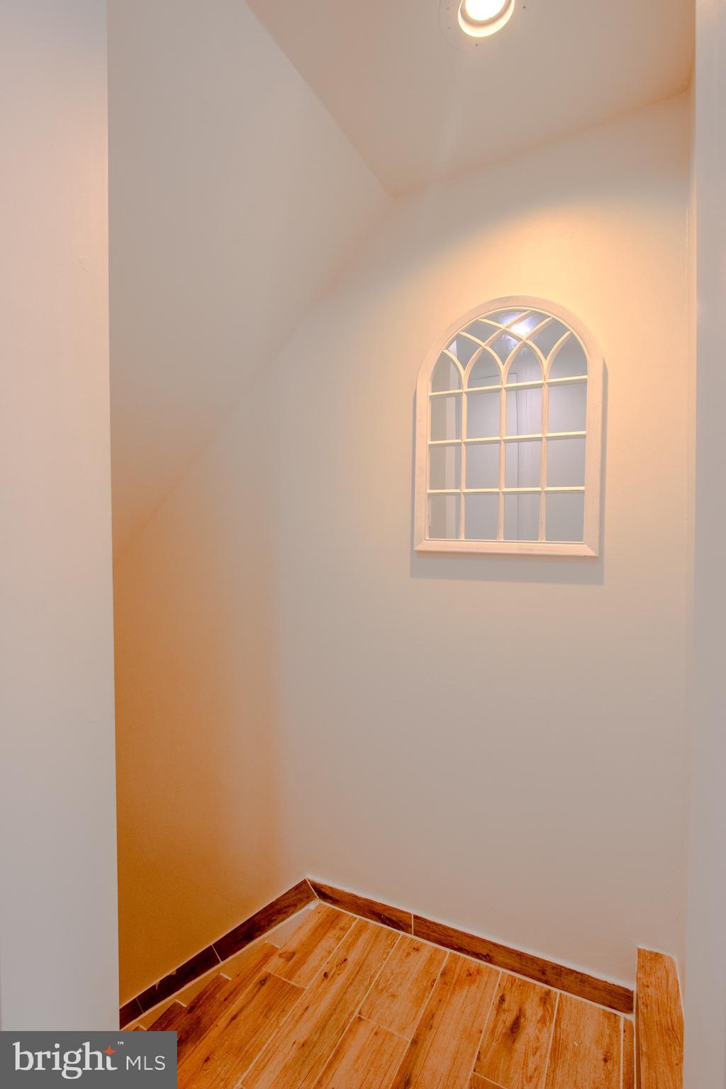 LAKE BRADDOCK - Residential