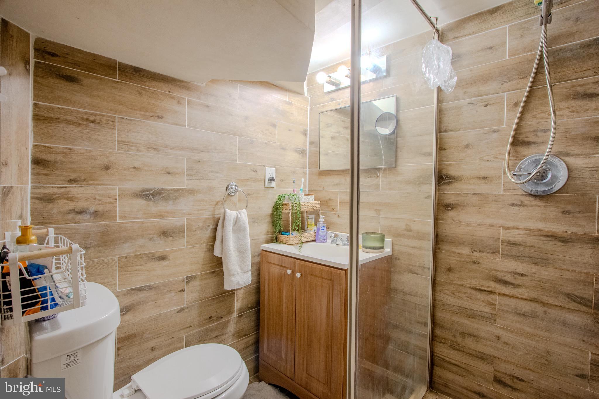 LAKE BRADDOCK - Residential