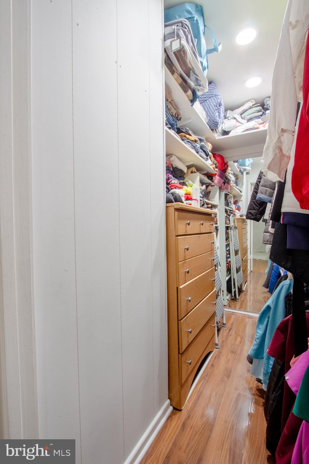 LAKE BRADDOCK - Residential