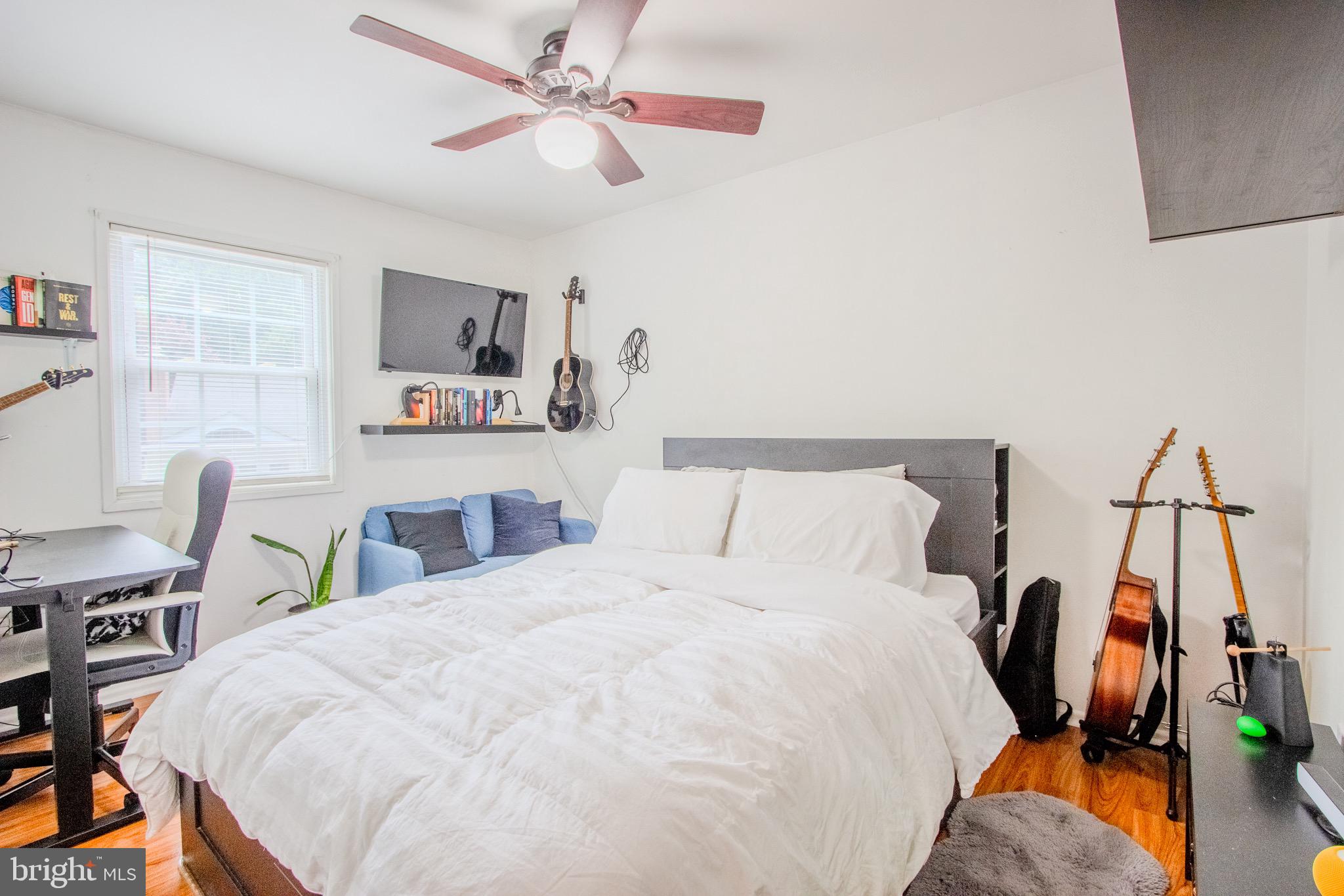 LAKE BRADDOCK - Residential