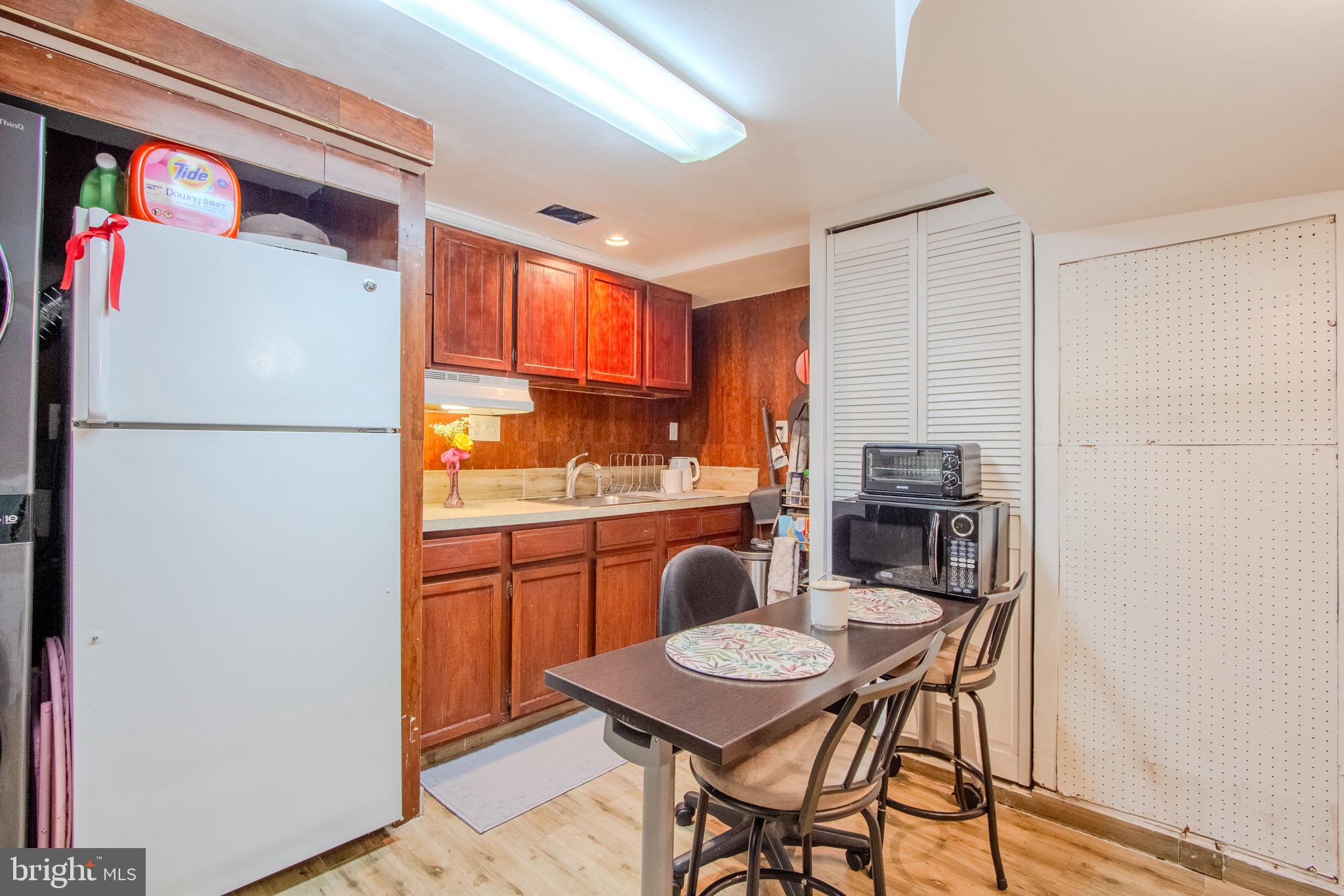 LAKE BRADDOCK - Residential