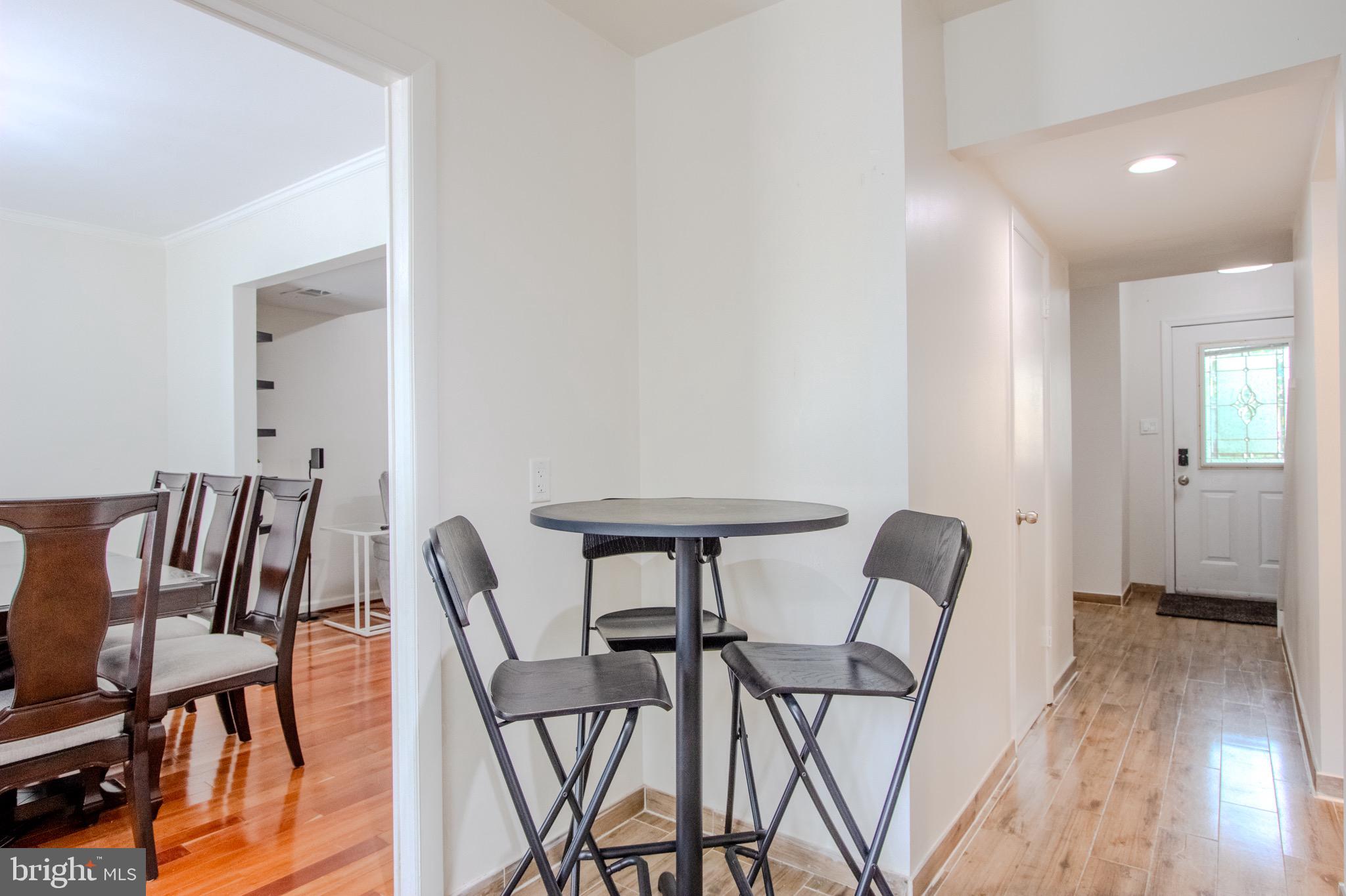 LAKE BRADDOCK - Residential