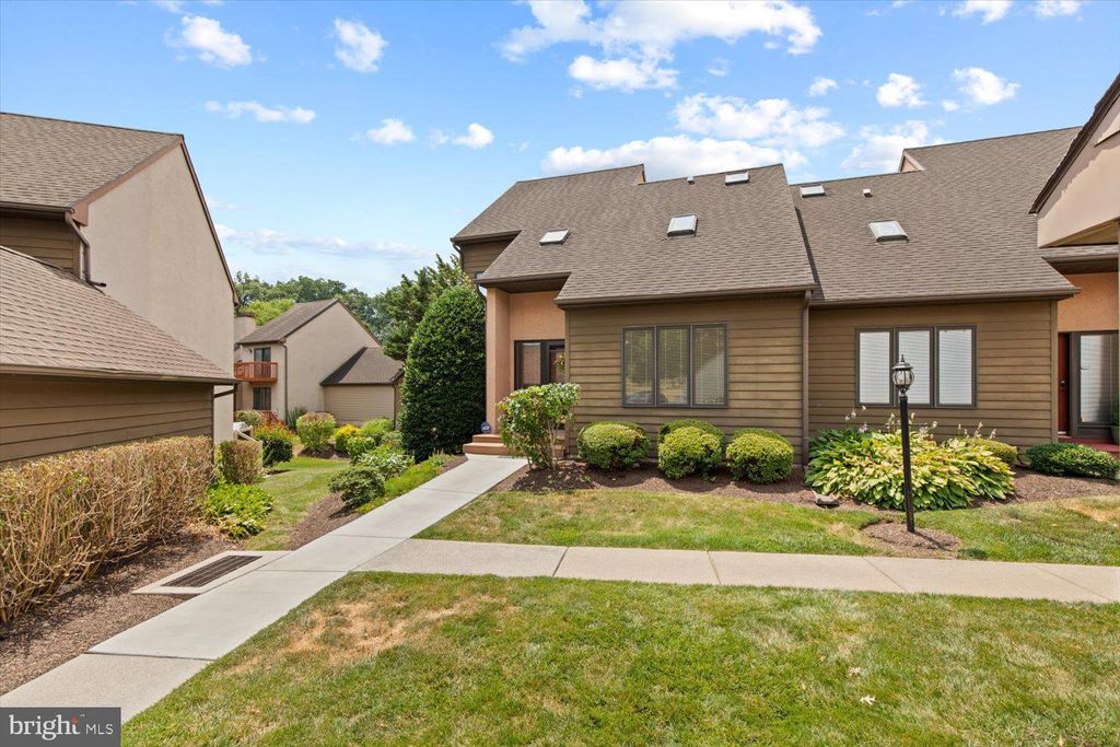 Photo of 28 Hawk Valley Ln, Denver, PA 17517 (MLS # PALA2053294)