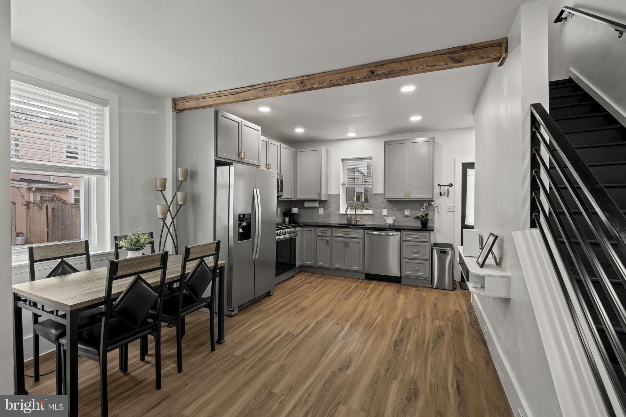 406 W CHESTNUT STREET