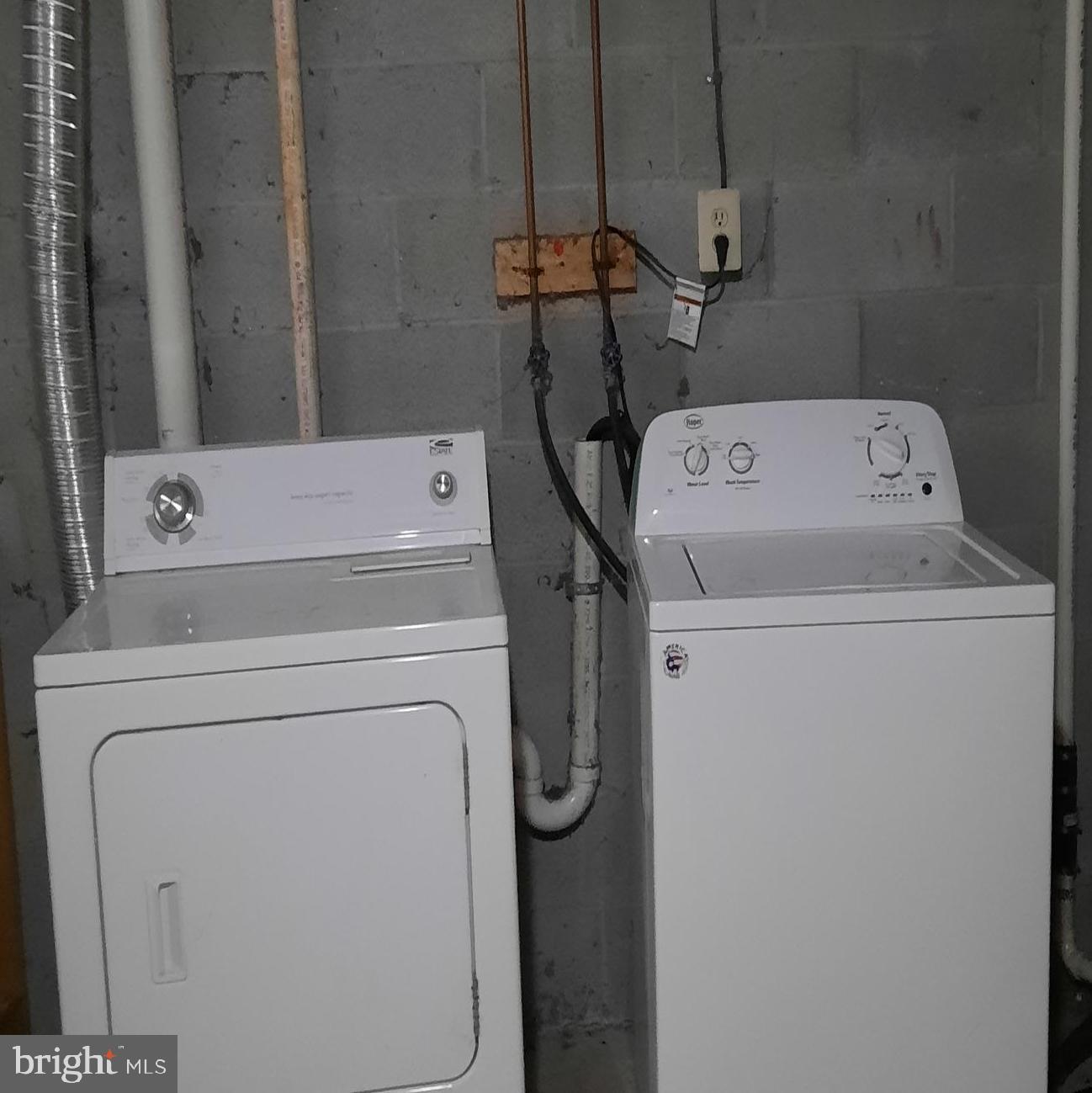 CLOVERFIELD MANOR - Residential Lease