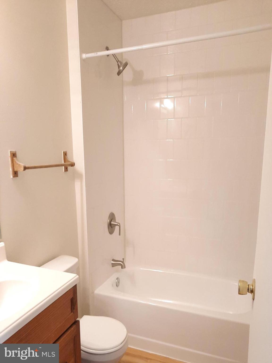 CLOVERFIELD MANOR - Residential Lease