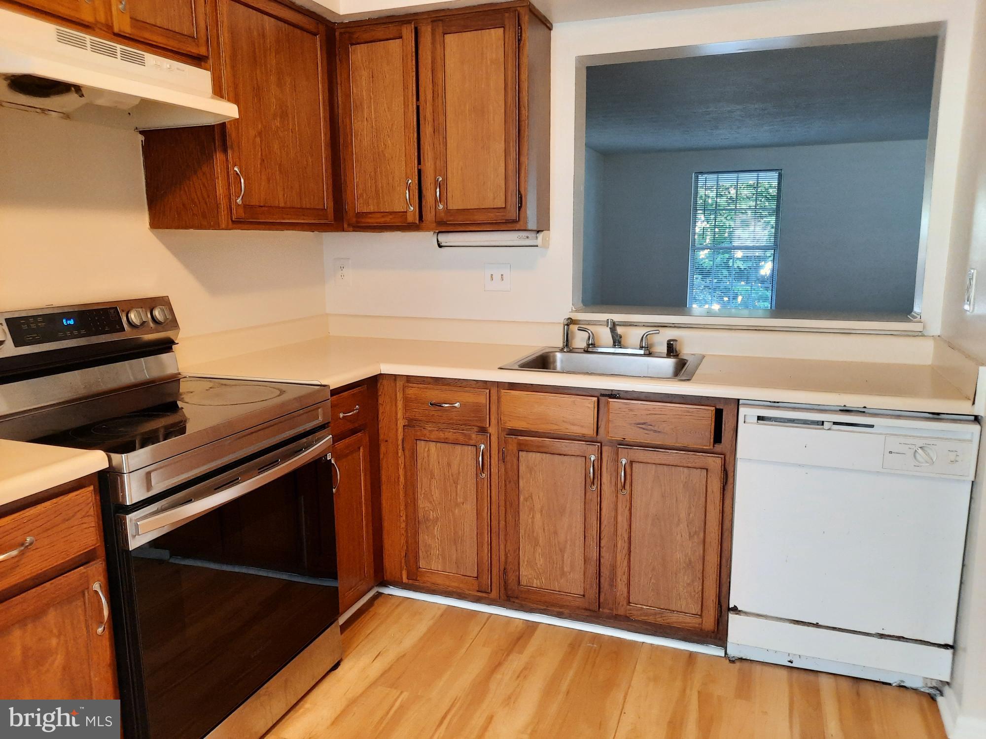 CLOVERFIELD MANOR - Residential Lease