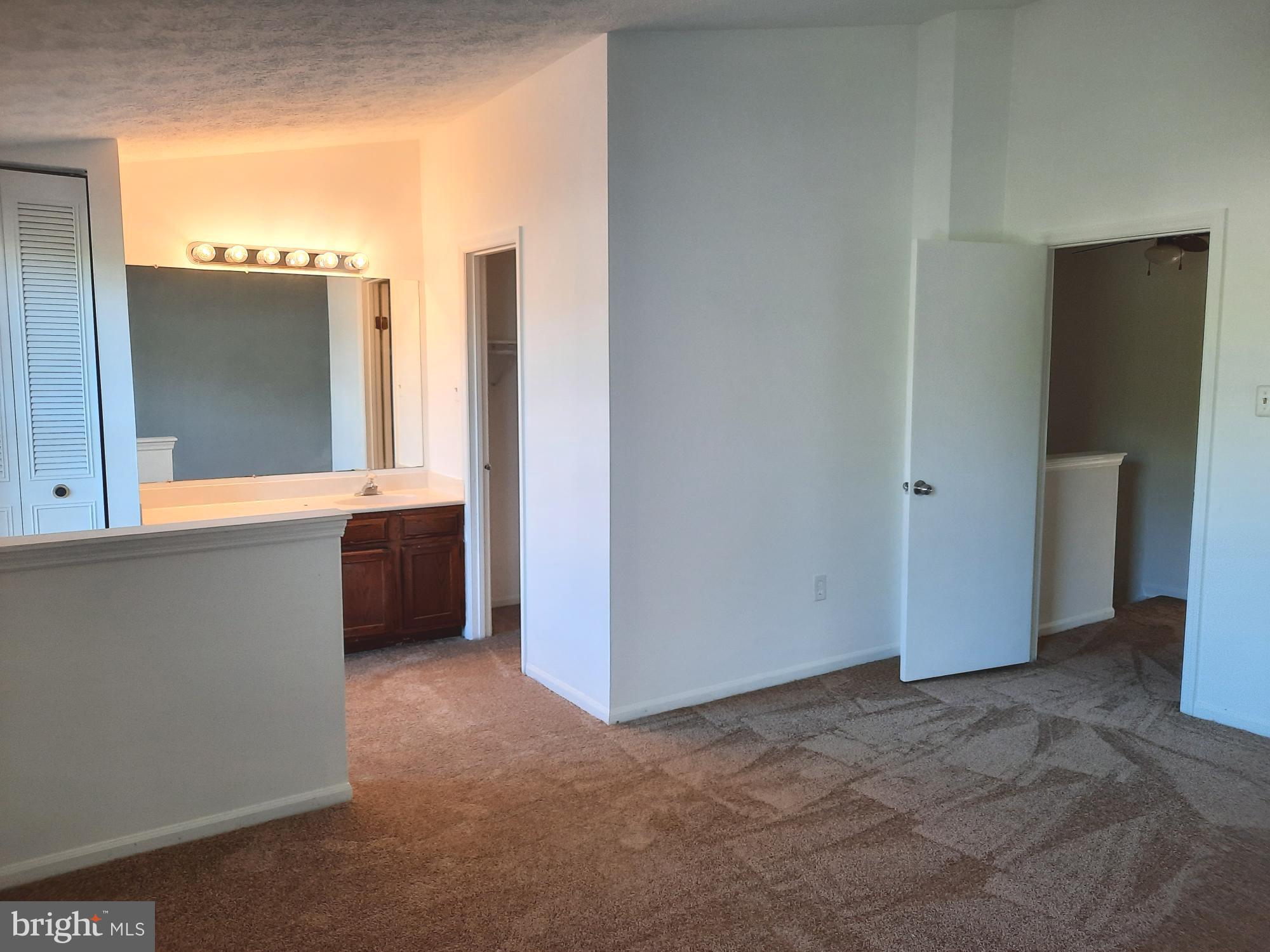 CLOVERFIELD MANOR - Residential Lease