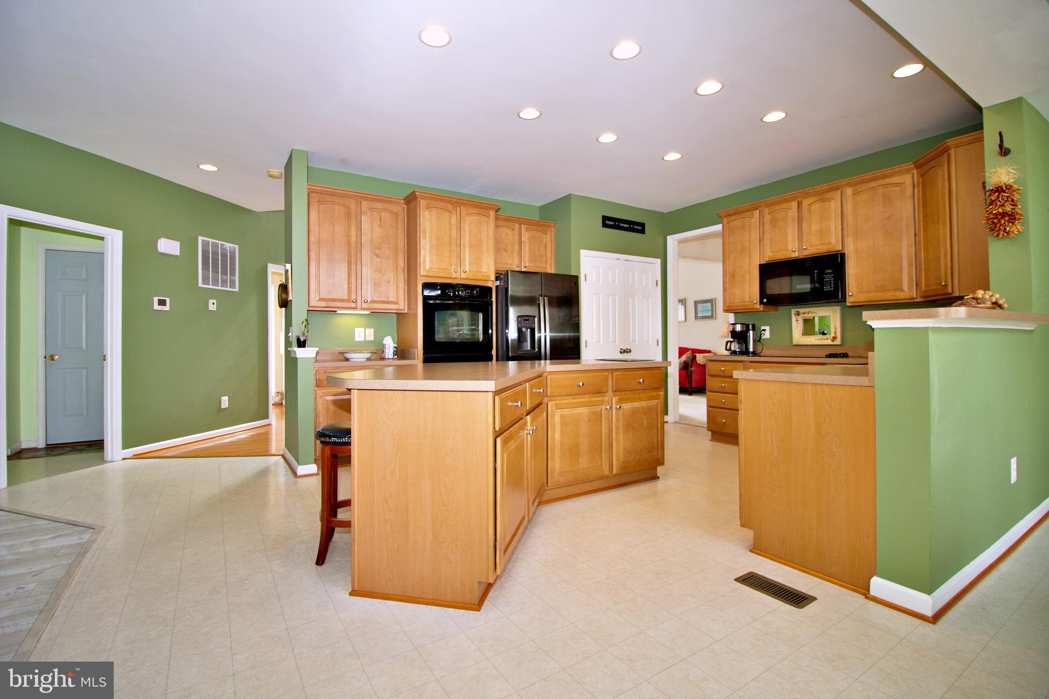 LAKELAND PLACE - Residential