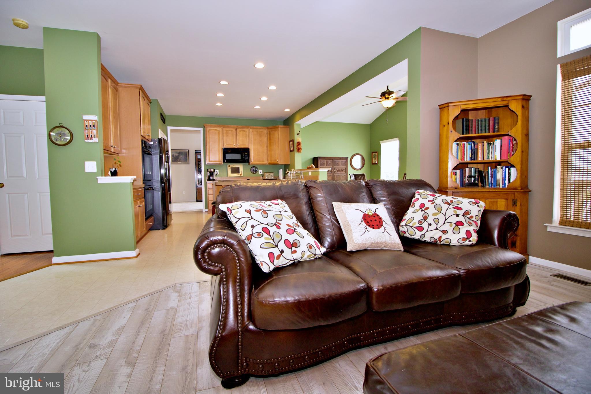 LAKELAND PLACE - Residential