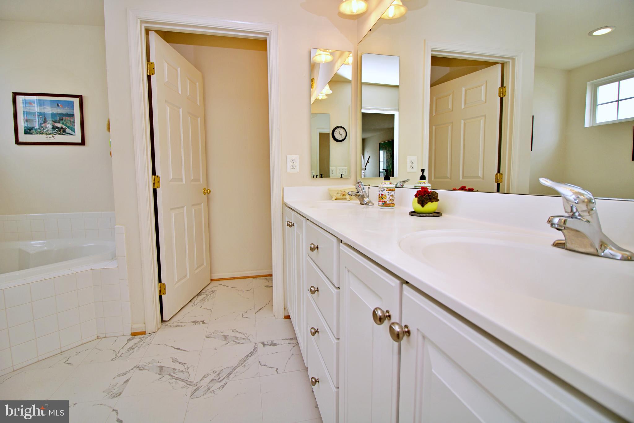 LAKELAND PLACE - Residential