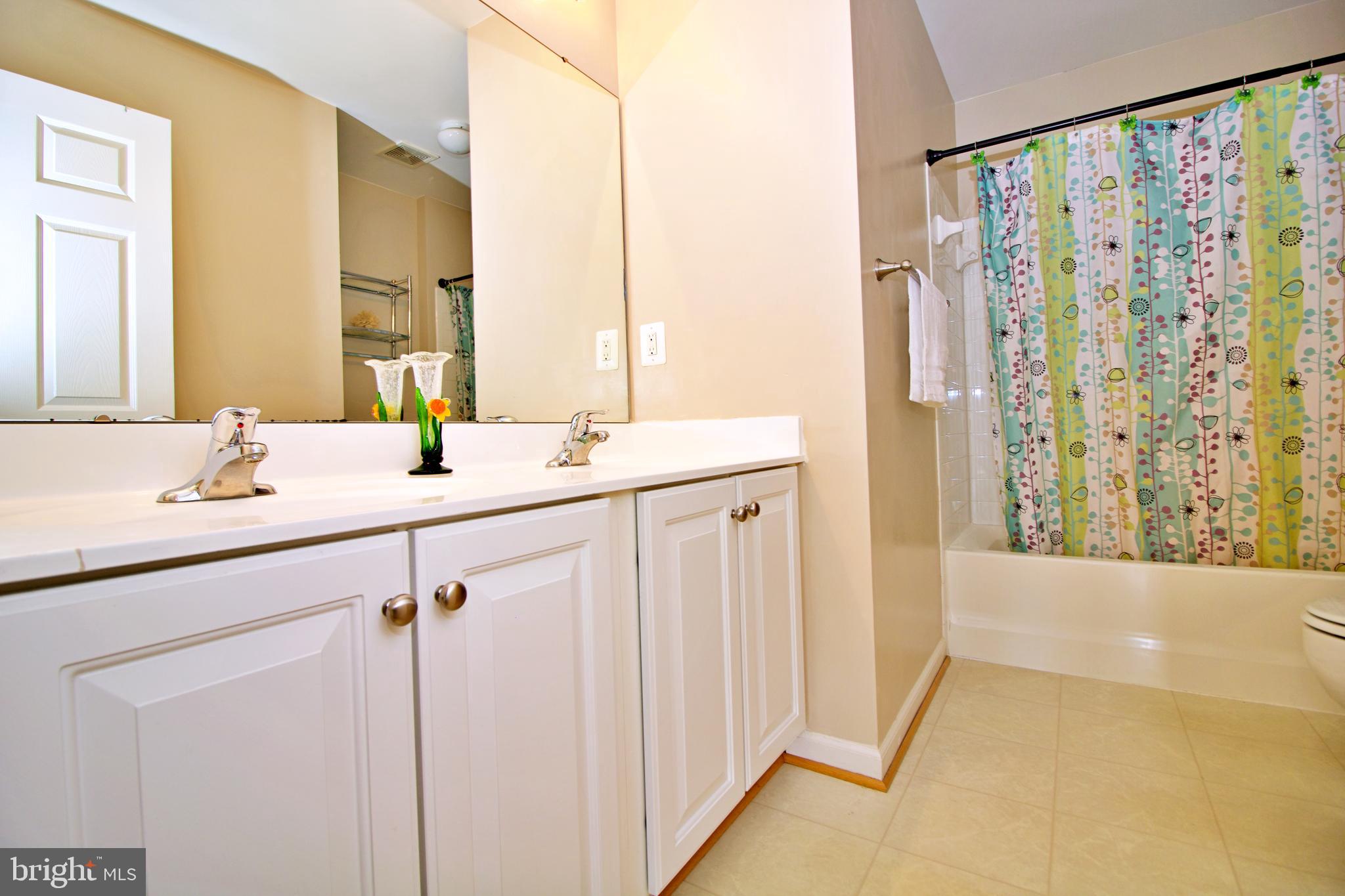 LAKELAND PLACE - Residential