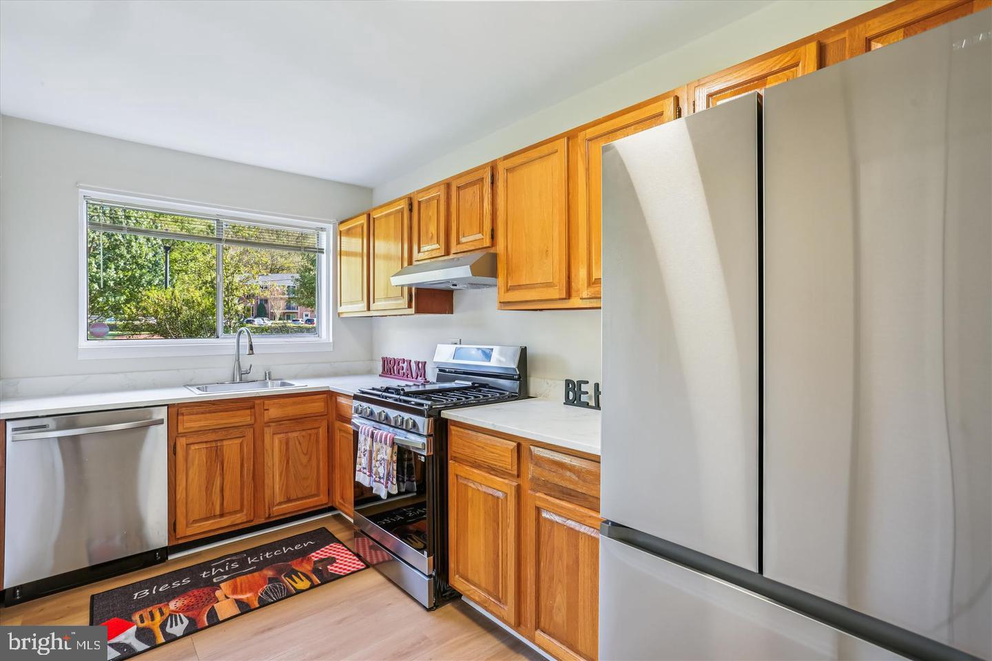 10601 WEYMOUTH STREET 4