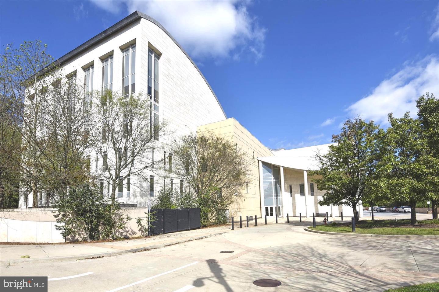 PARKSIDE CONDOMINIUMS - Residential Lease