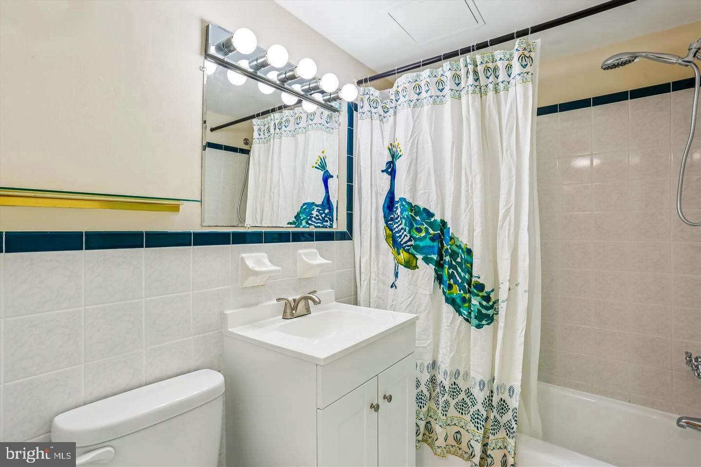 PARKSIDE CONDOMINIUMS - Residential Lease