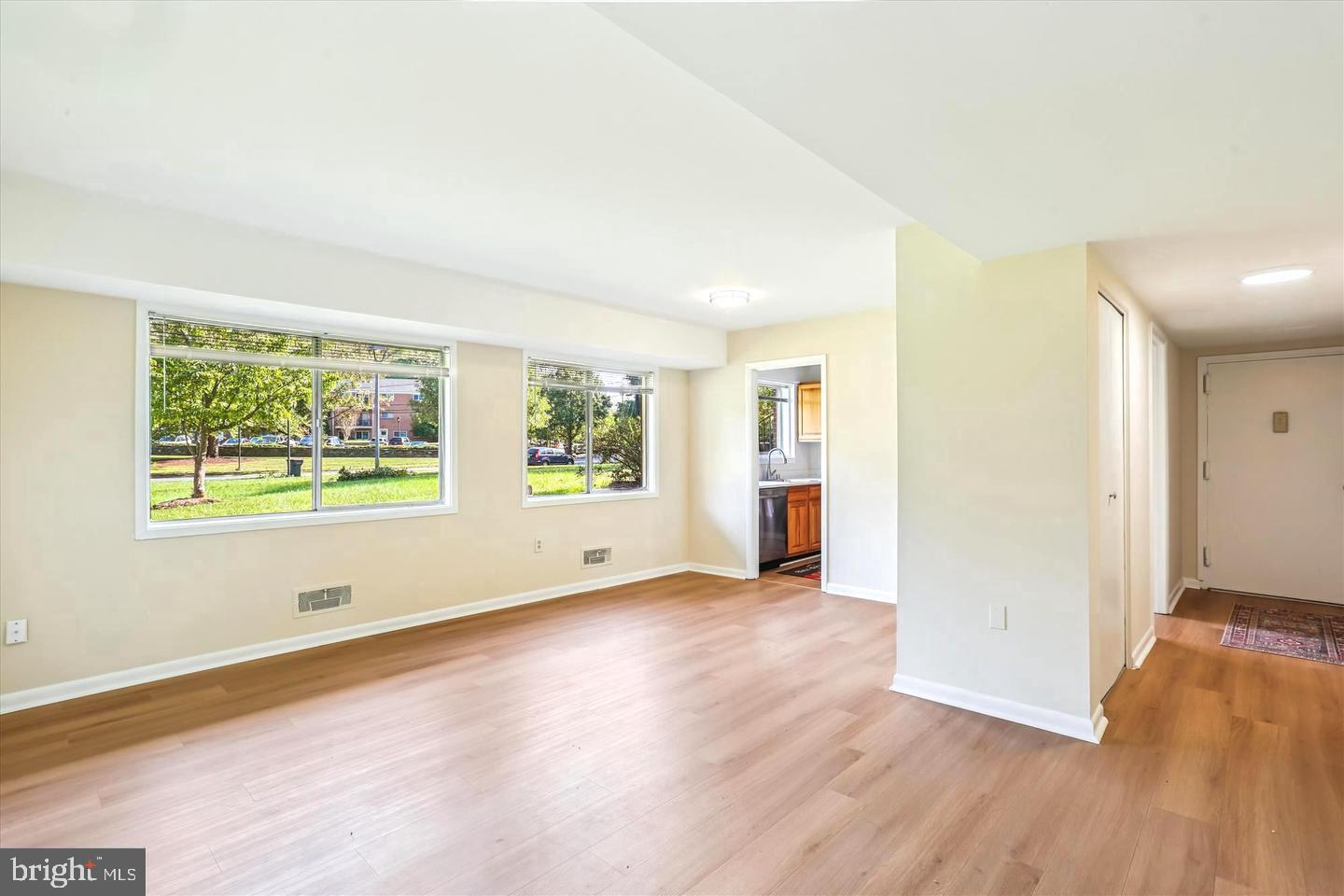 PARKSIDE CONDOMINIUMS - Residential Lease