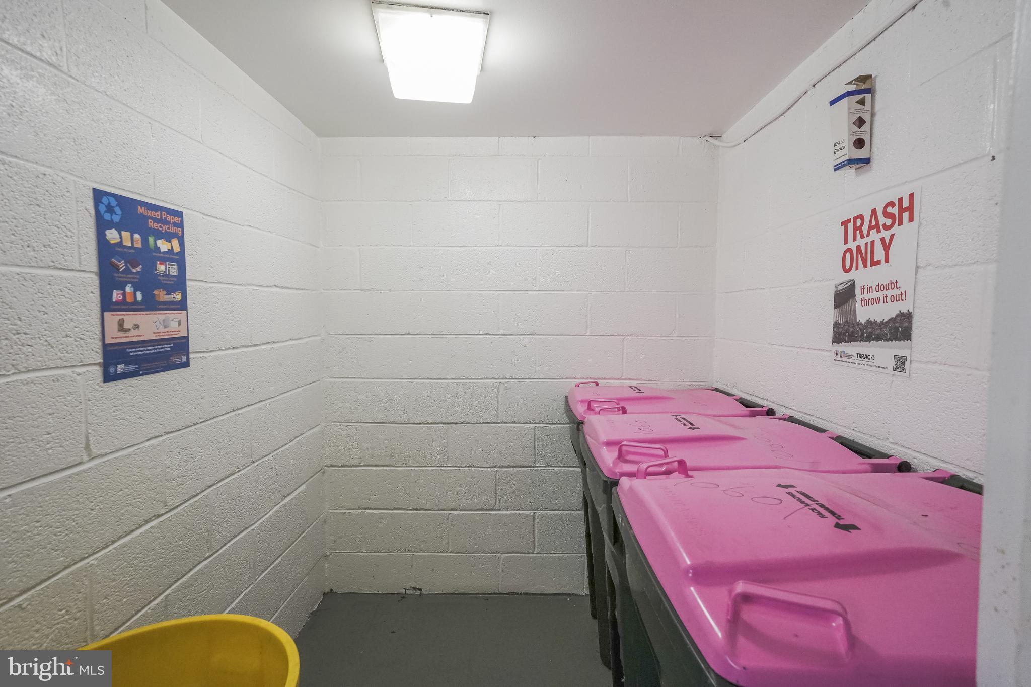 PARKSIDE CONDOMINIUMS - Residential Lease