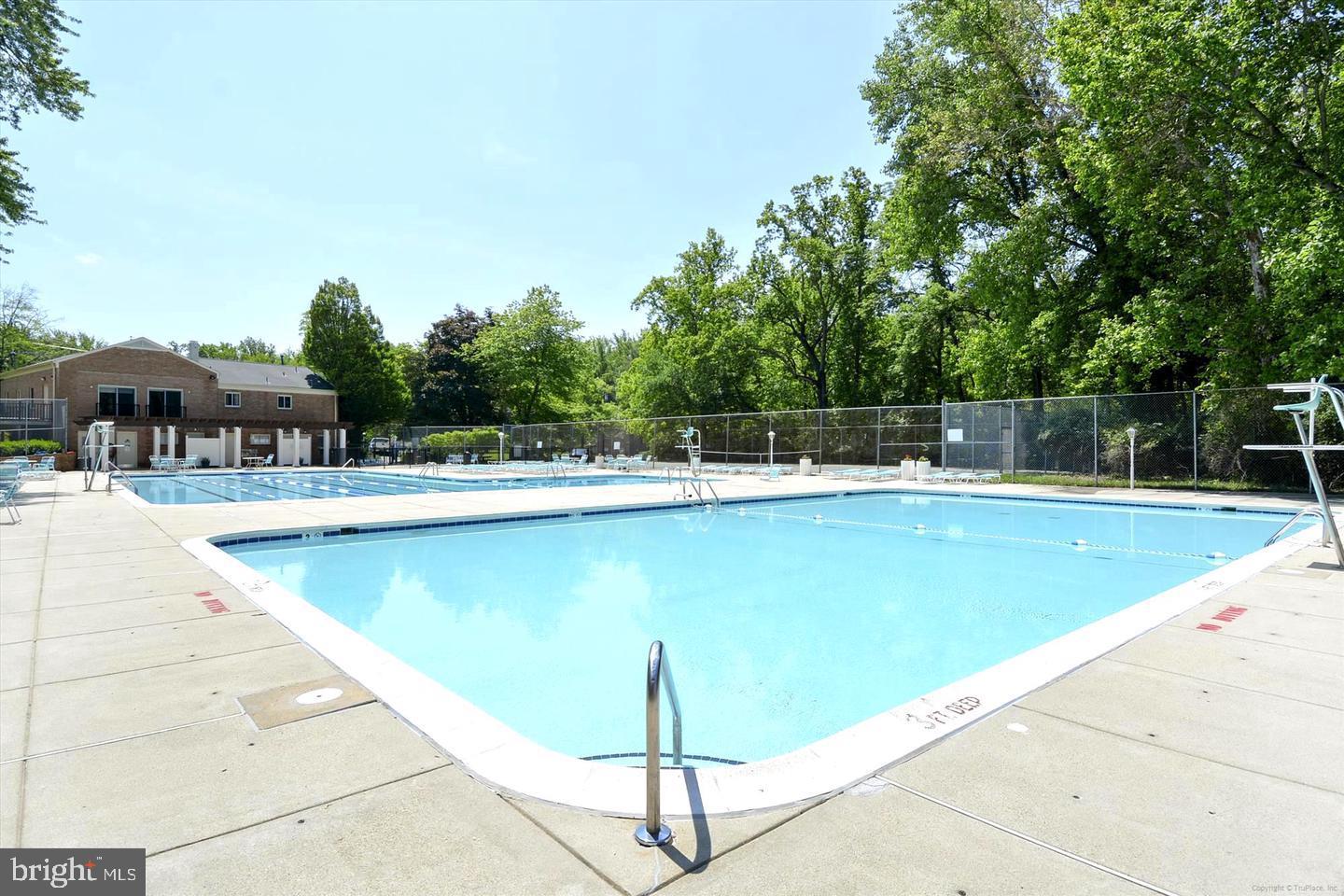 PARKSIDE CONDOMINIUMS - Residential Lease