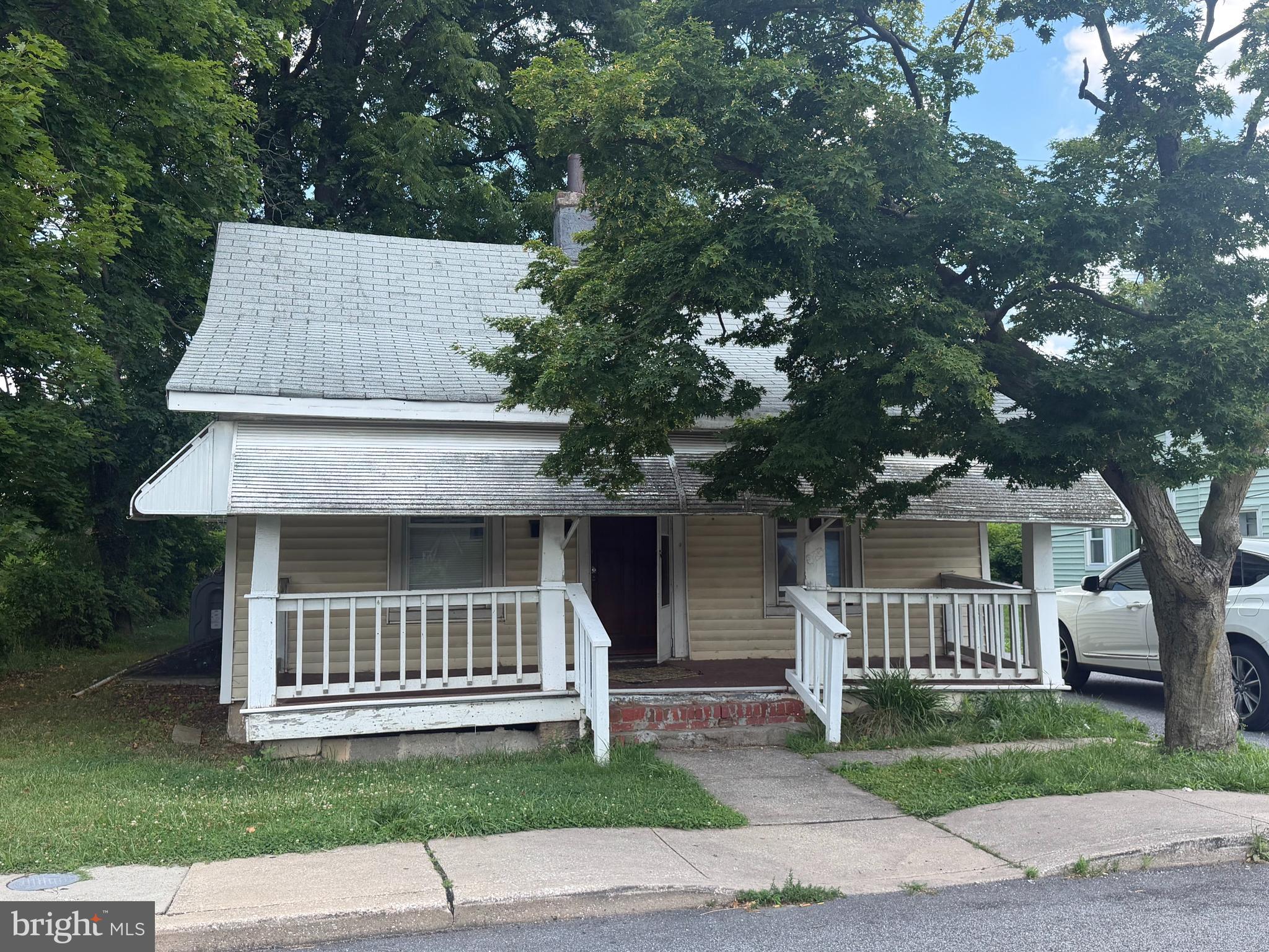 345 EUDOWOOD LANE