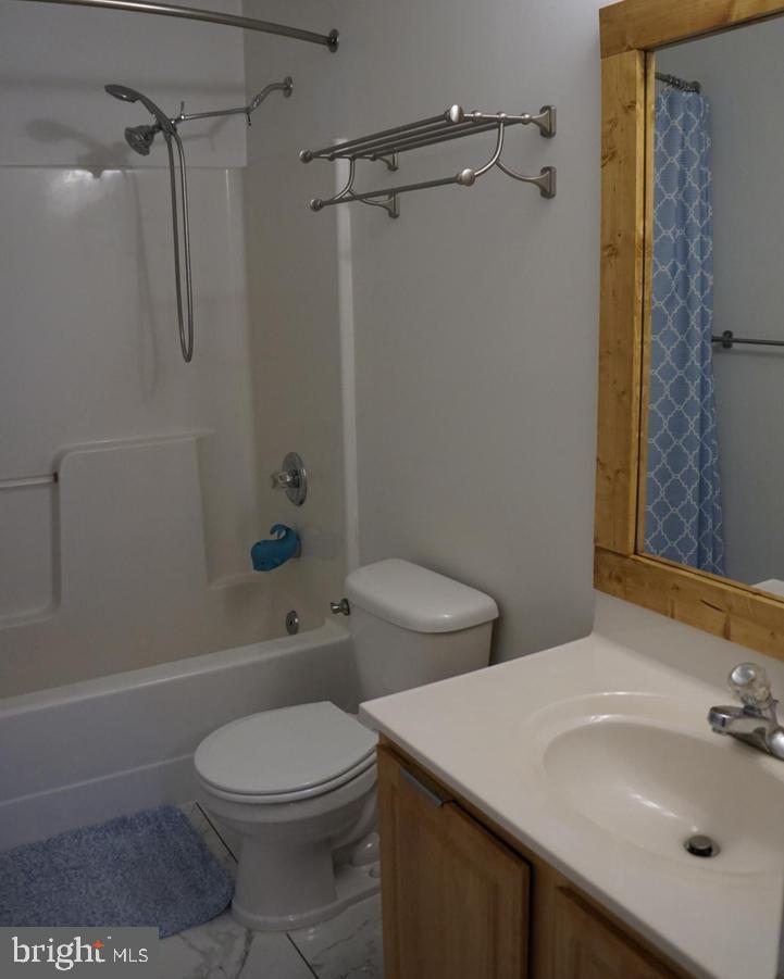 GRANDE VIEW PARK - Residential Lease