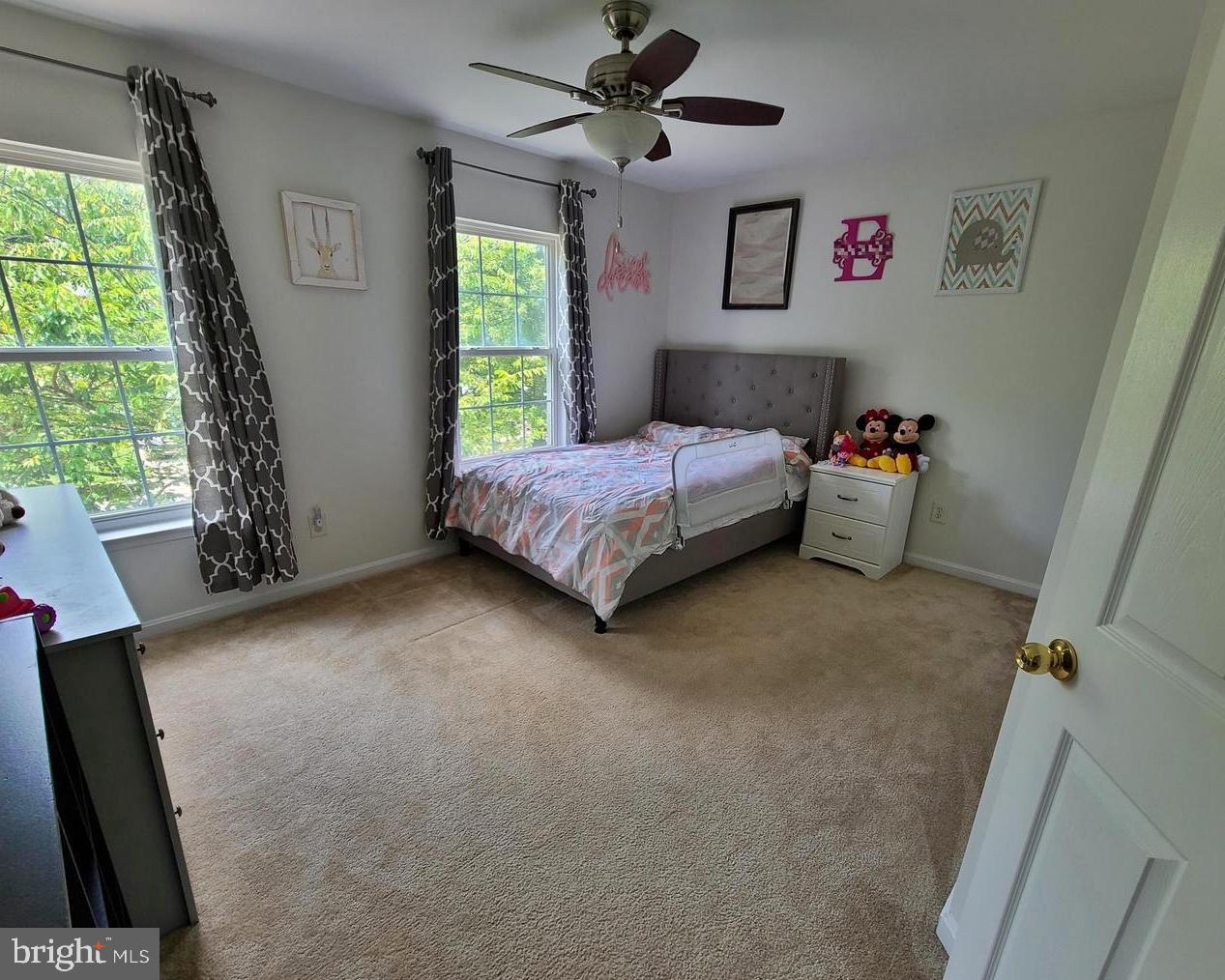 GRANDE VIEW PARK - Residential Lease