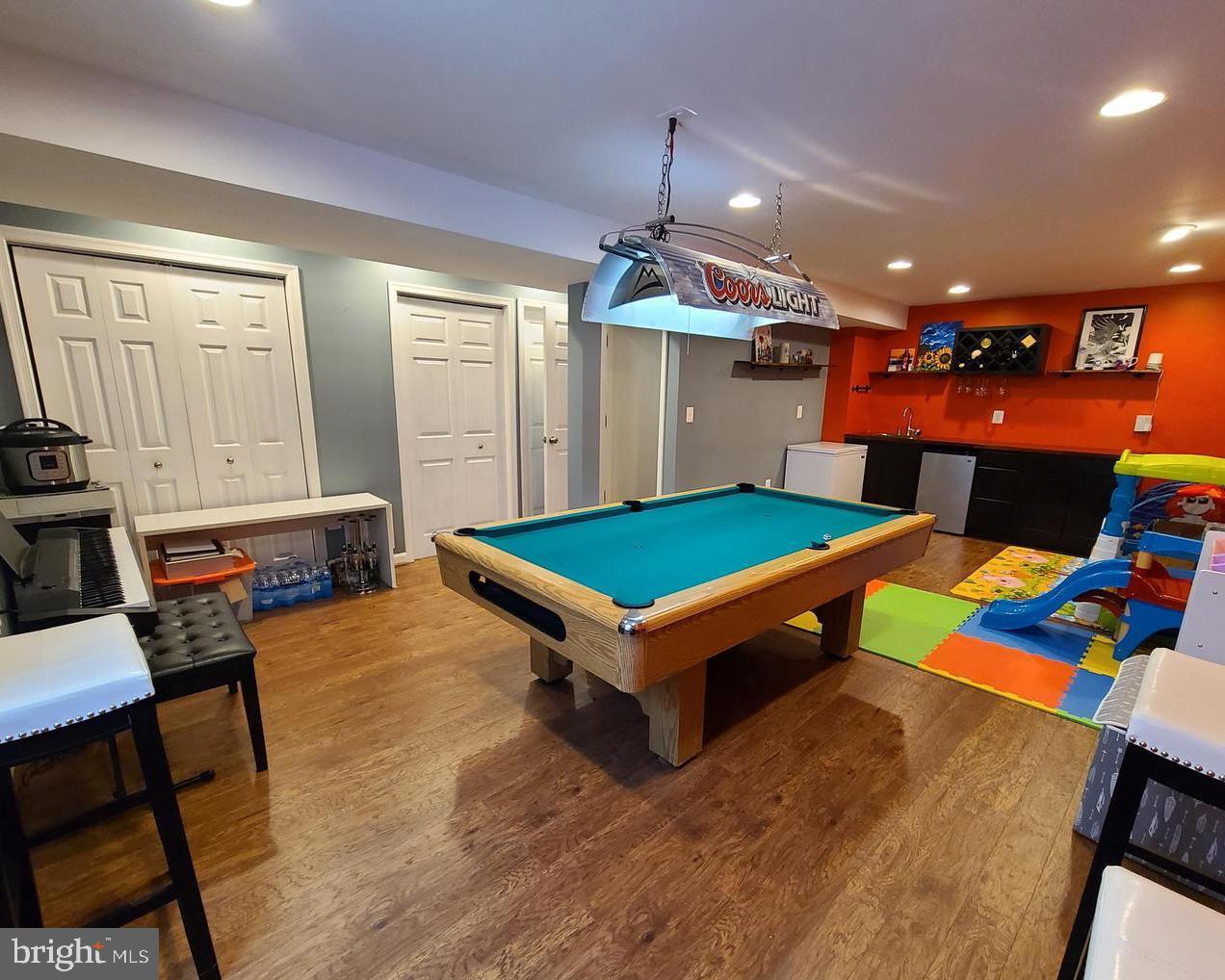 GRANDE VIEW PARK - Residential Lease