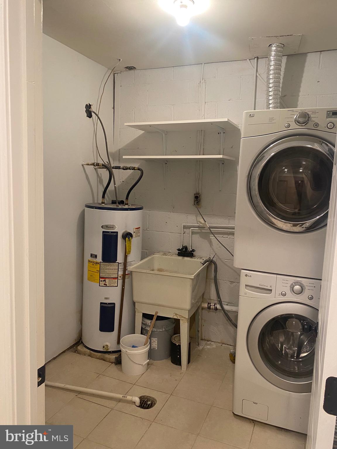 ELYSIAN WOODS - Residential Lease