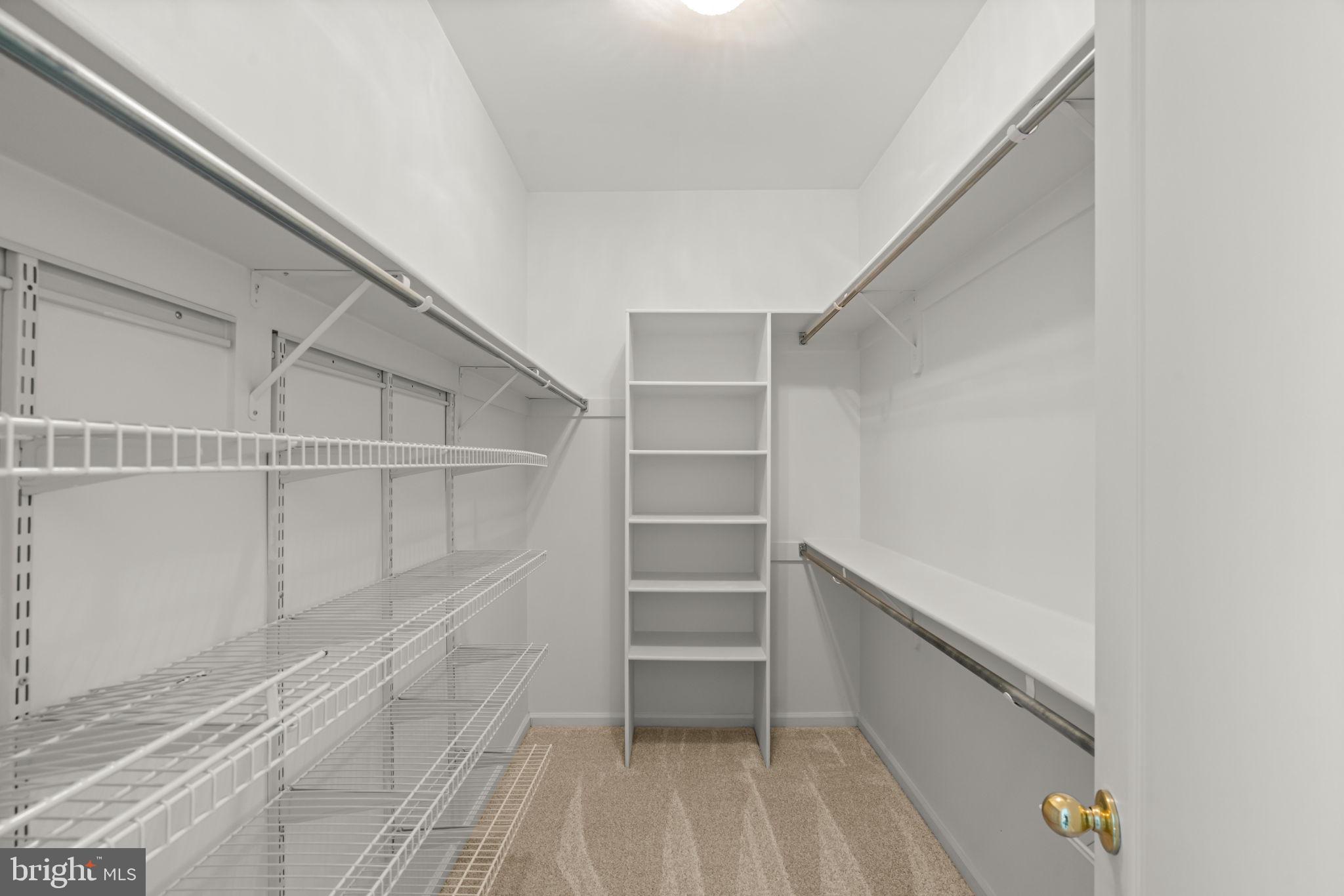 ASHBURN FARM - Residential