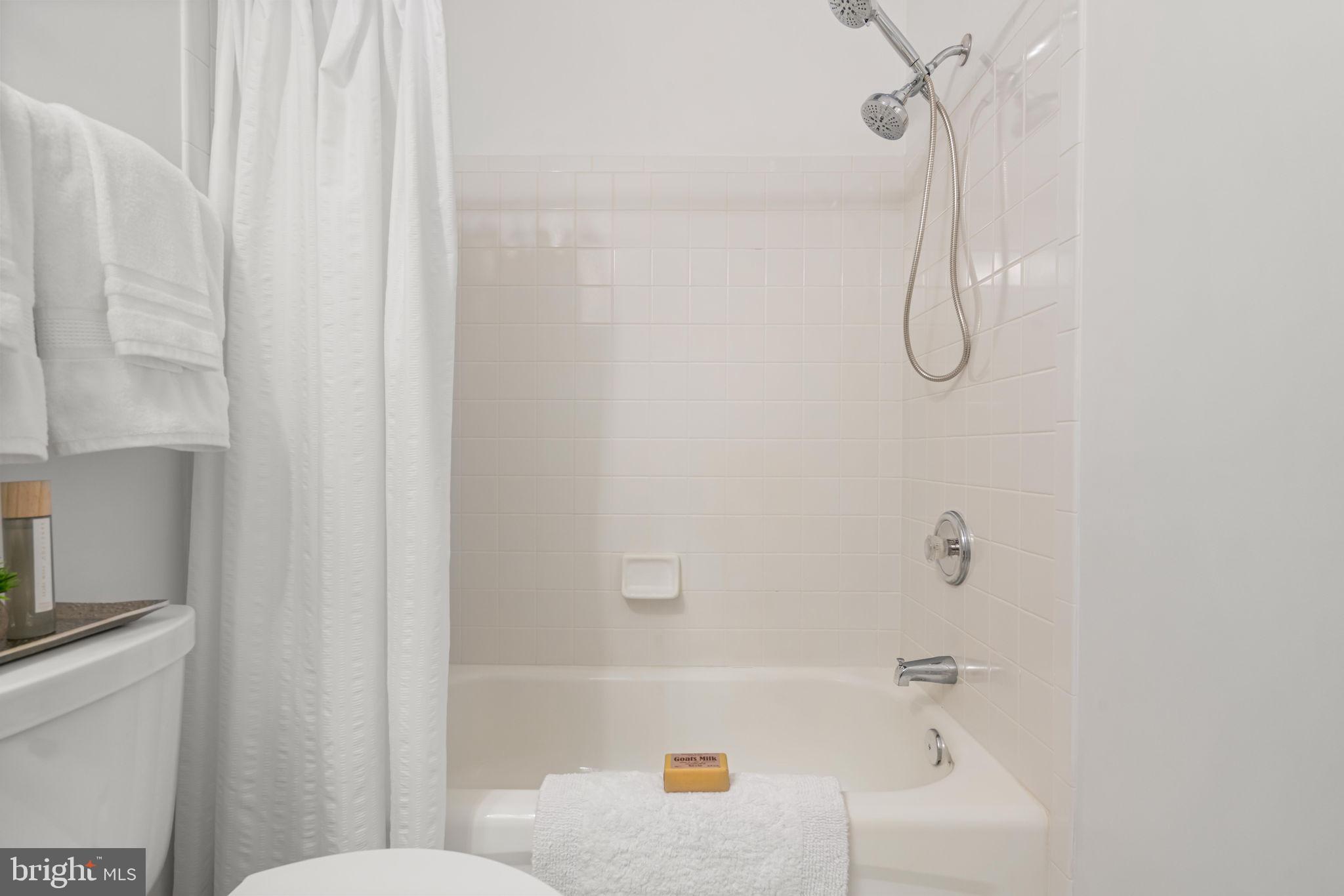 ASHBURN FARM - Residential