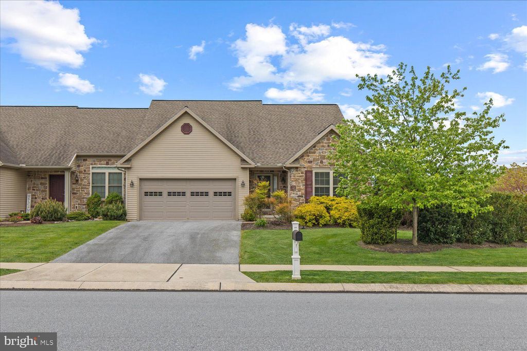 Photo of 5338 OAK LEAF DR, MOUNT JOY, PA 17552 (MLS # PALA2034468)