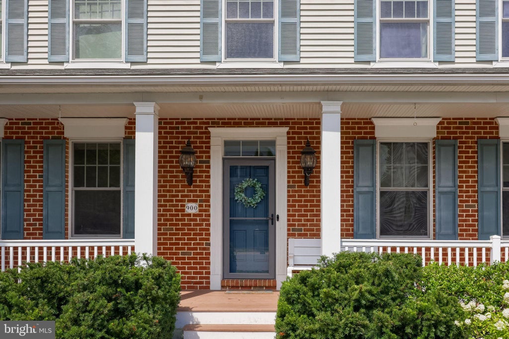 Photo of 900 Sloan Street, LITITZ, PA 17543 (MLS # PALA2093922)
