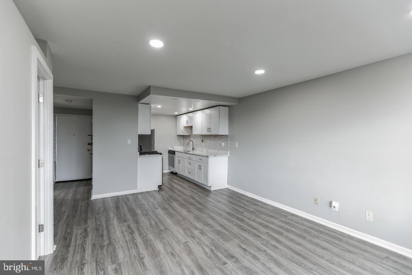 4600 DUKE STREET 718