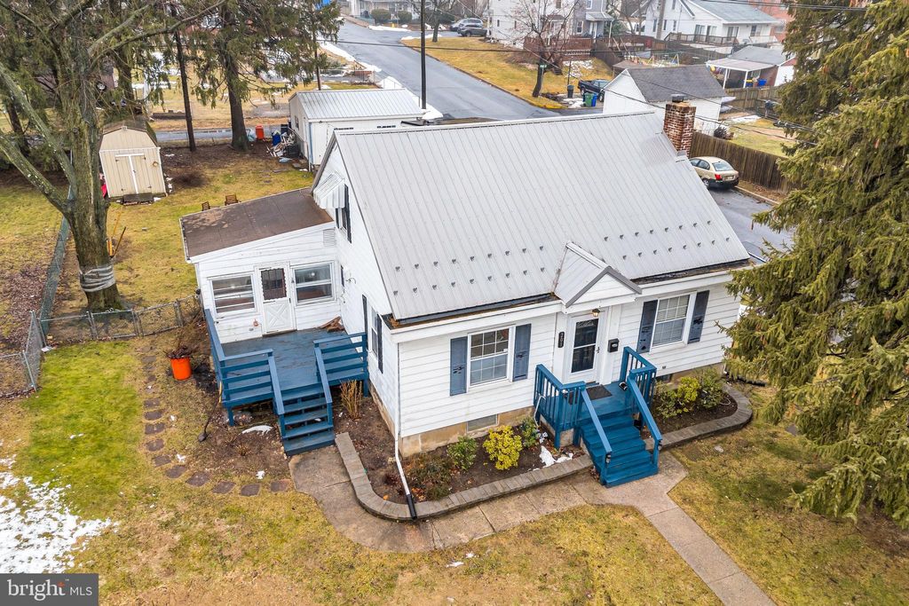 Photo of 201 Fox Street, HARRISBURG, PA 17109 (MLS # PADA2056232)