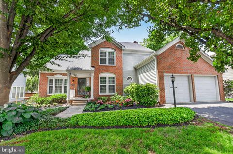 Photo of 14349 Brookmere Drive, CENTREVILLE, VA 20120 (MLS # VAFX2322108)