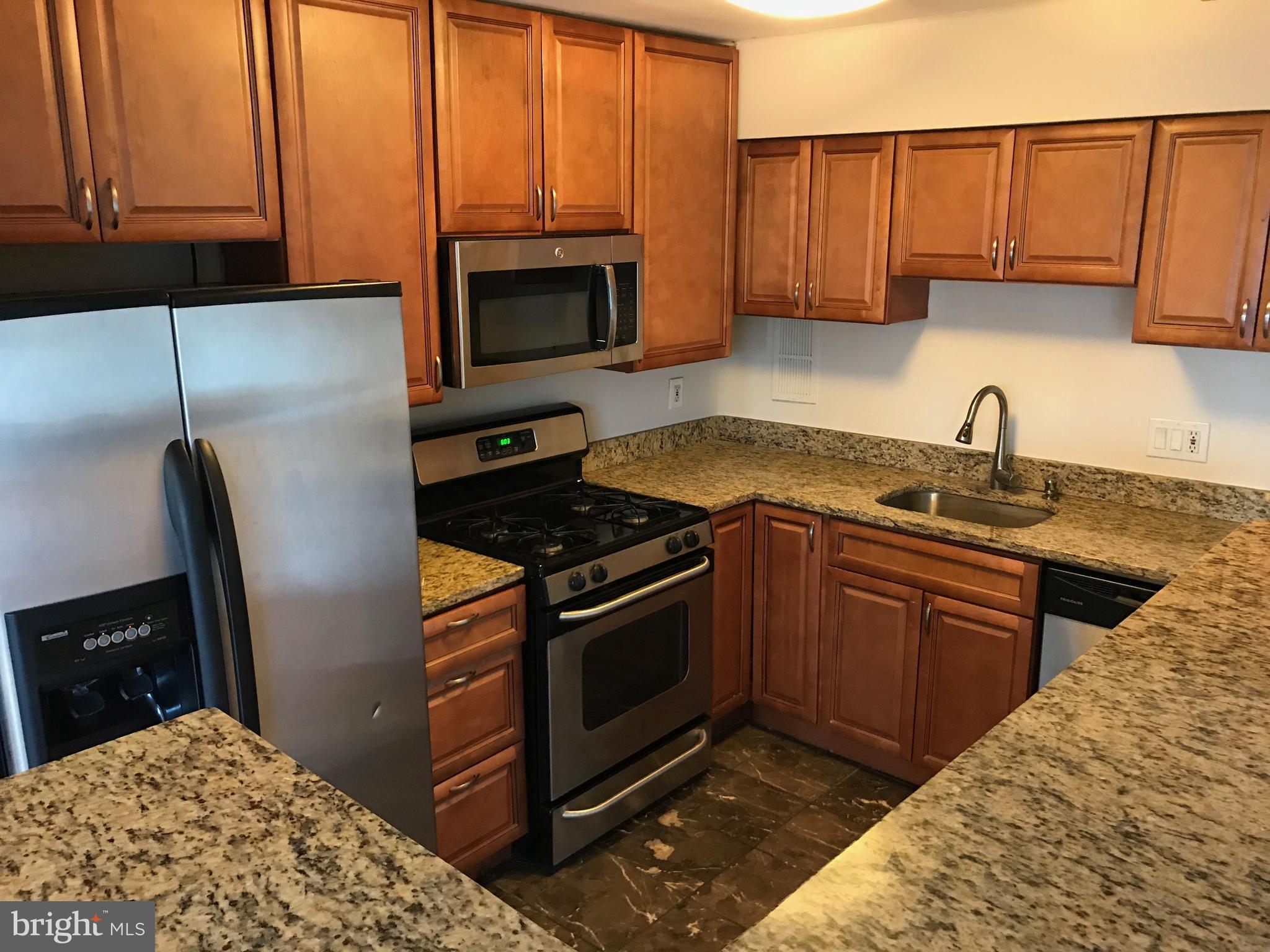 HUNTINGTON CLUB - Residential Lease