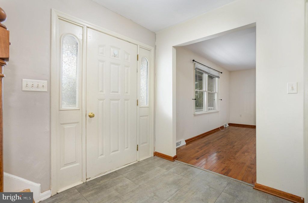Photo of 346 Spring Run Court, ETTERS, PA 17319 (MLS # PAYK2091028)