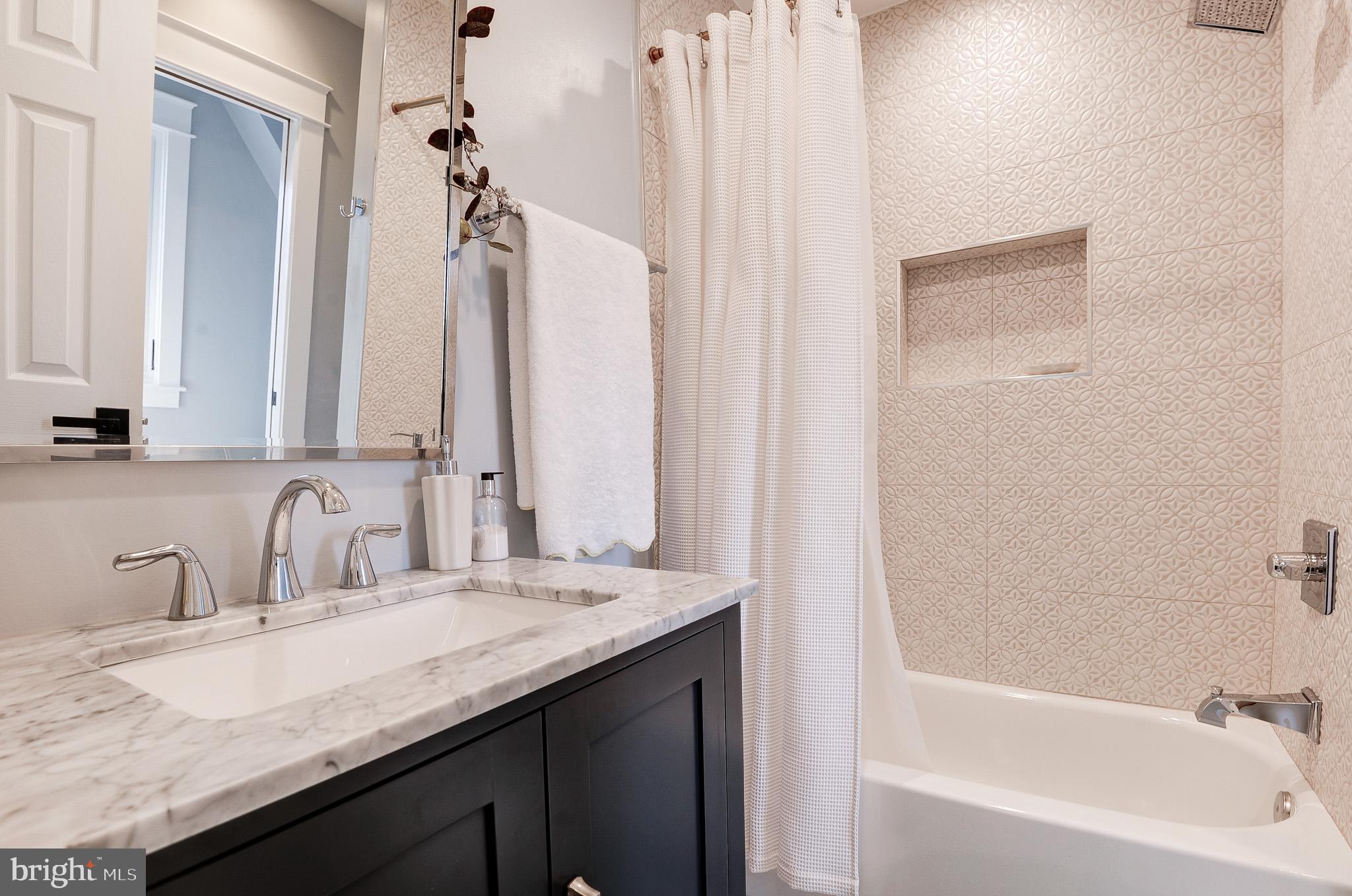 COLLEGE PARK - Residential