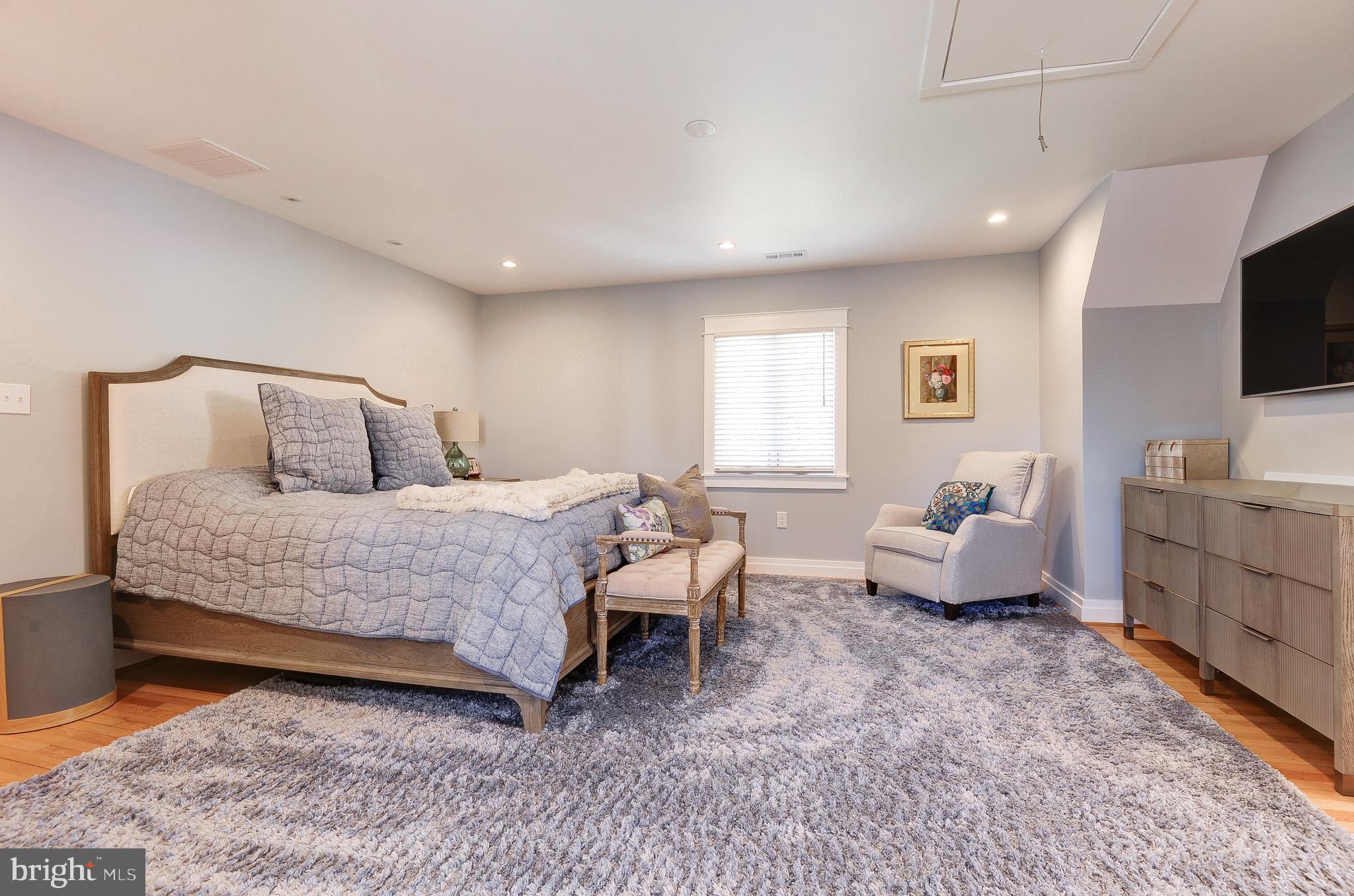 COLLEGE PARK - Residential