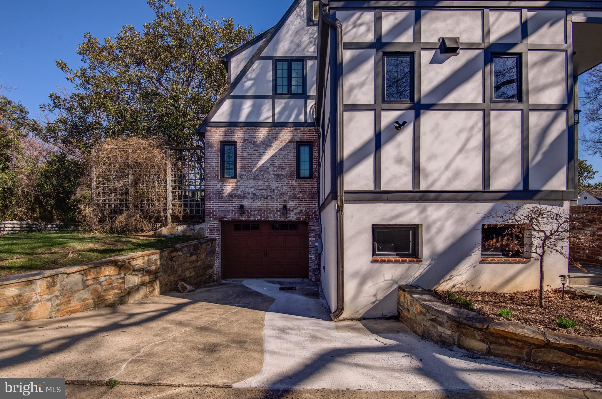 COLLEGE PARK - Residential