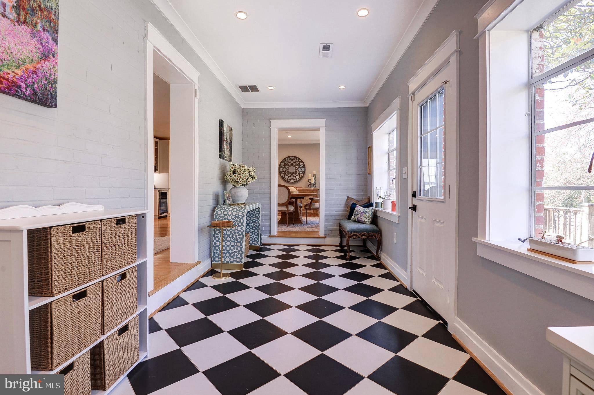 COLLEGE PARK - Residential