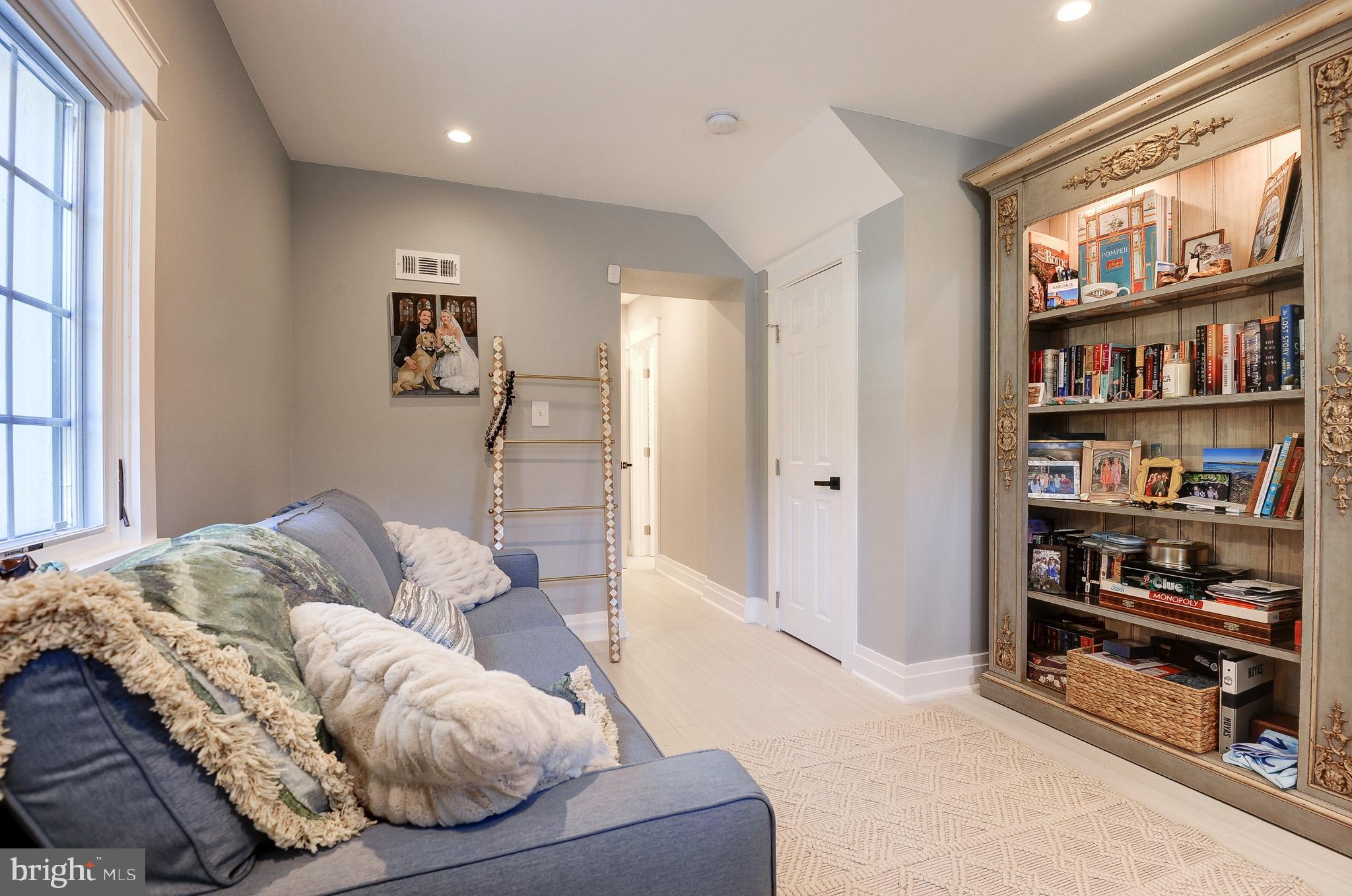 COLLEGE PARK - Residential