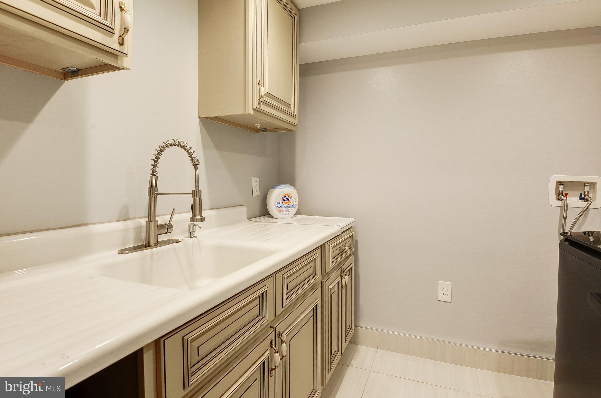 COLLEGE PARK - Residential