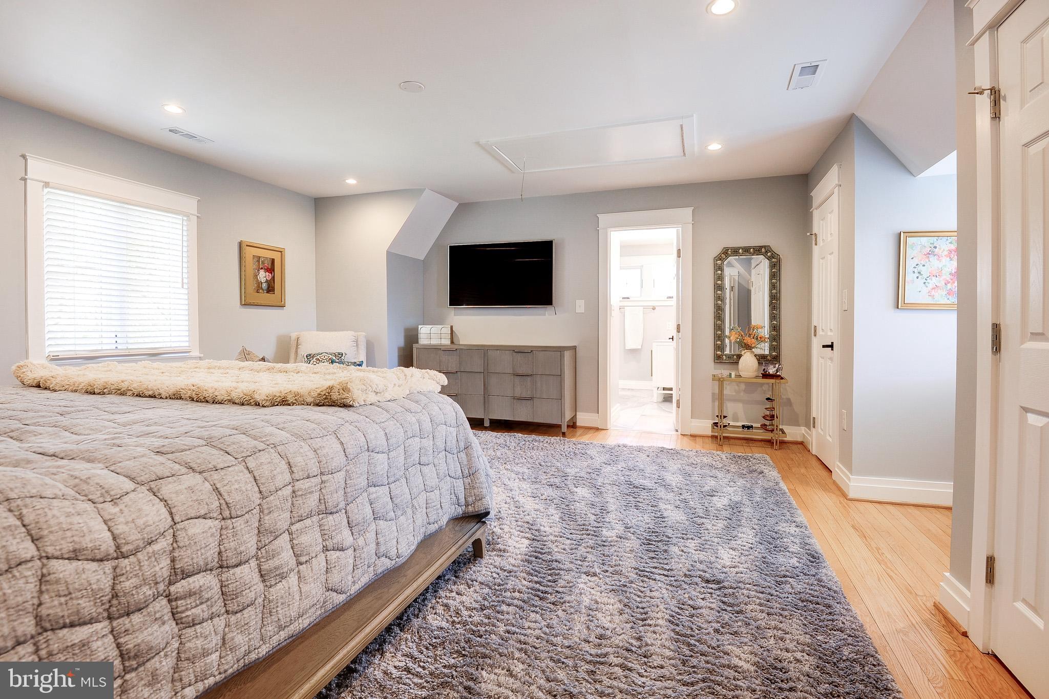 COLLEGE PARK - Residential