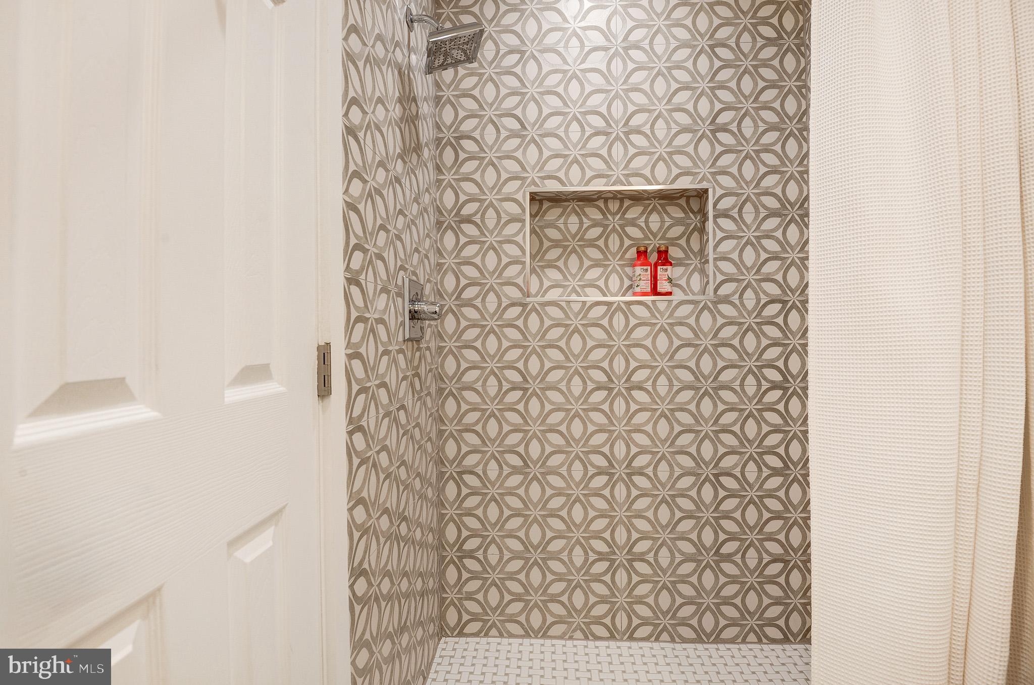 COLLEGE PARK - Residential