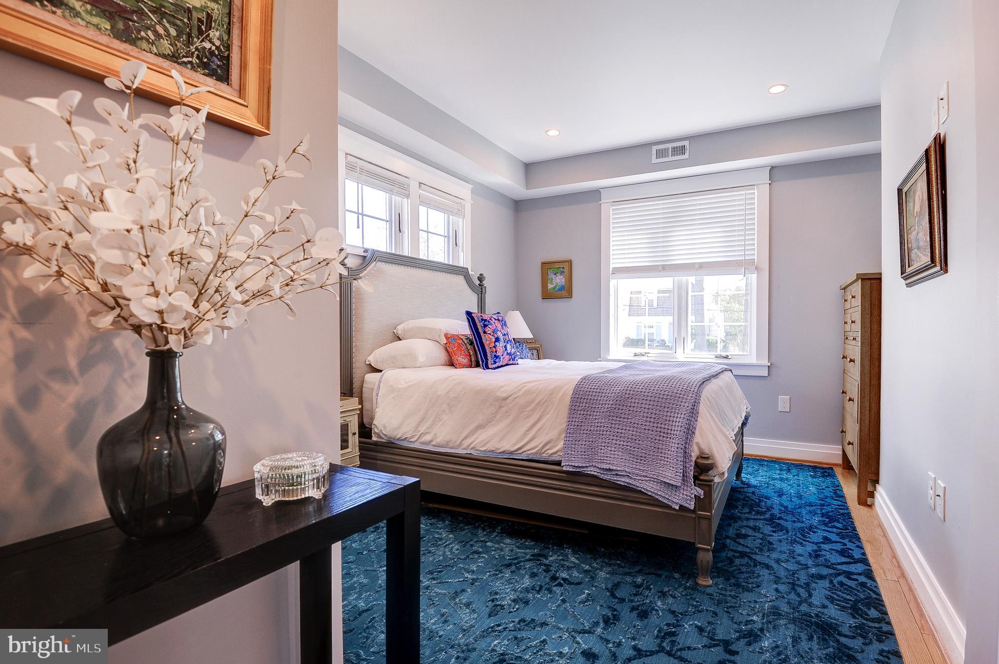 COLLEGE PARK - Residential