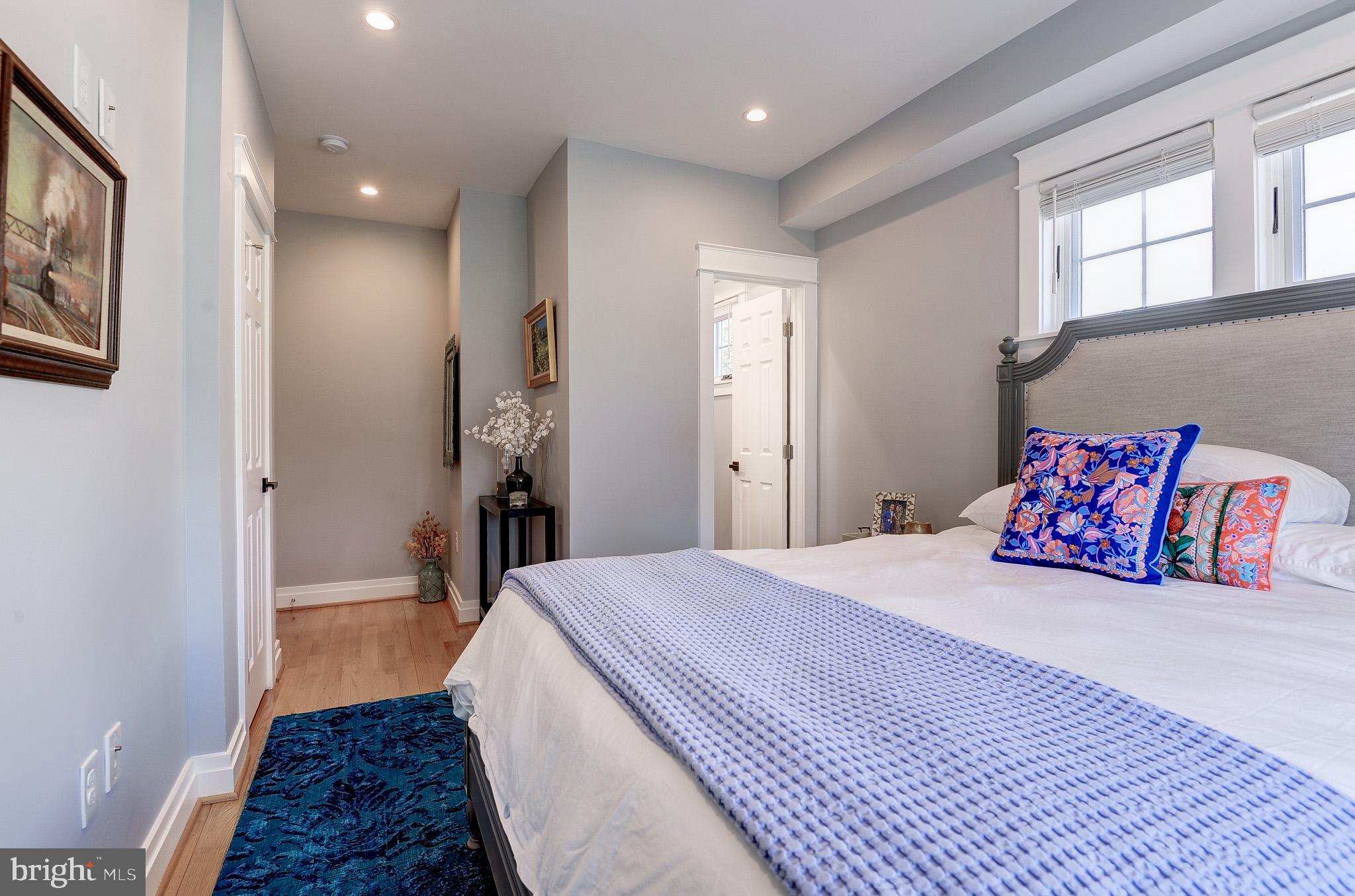 COLLEGE PARK - Residential