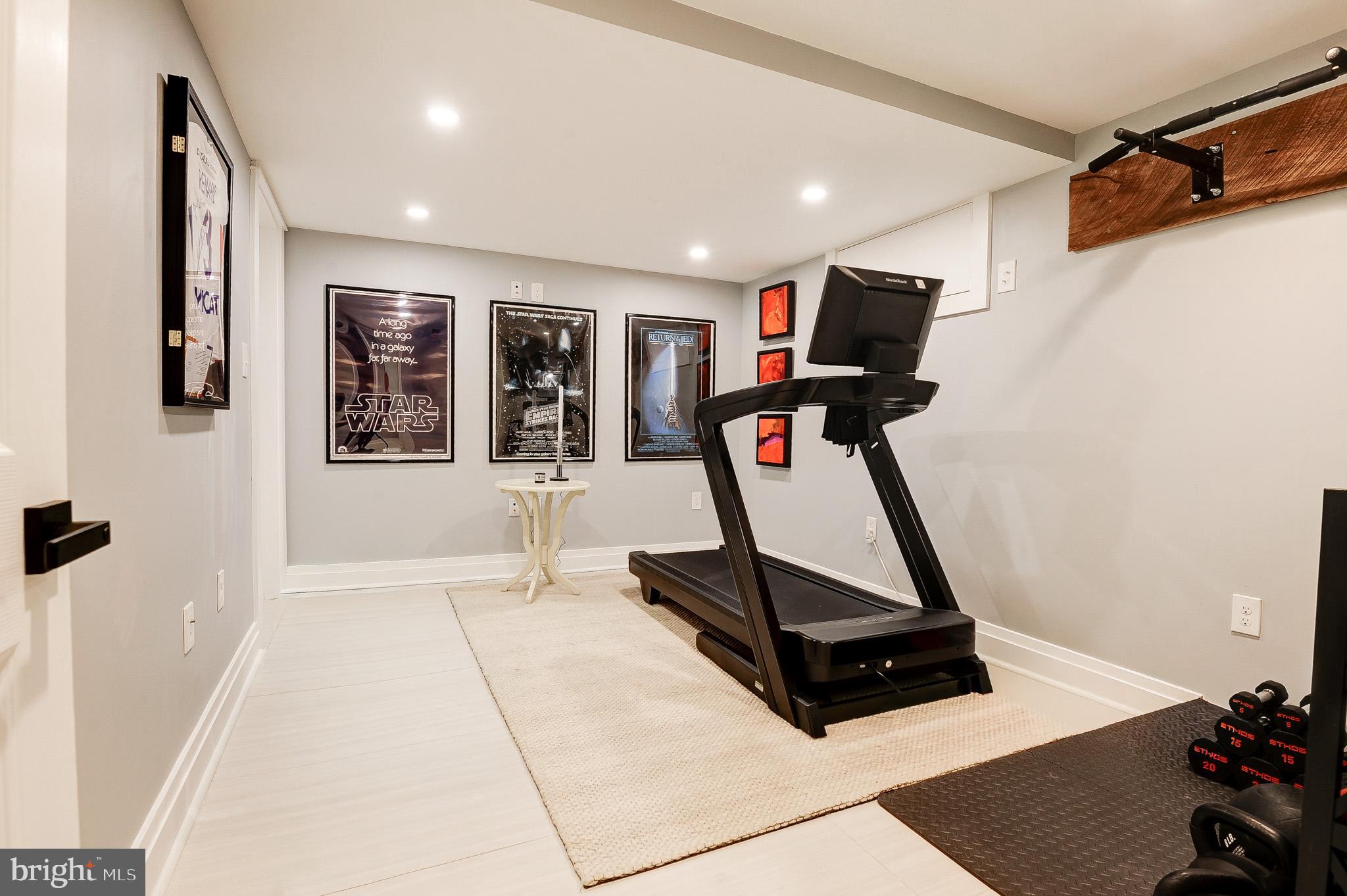 COLLEGE PARK - Residential