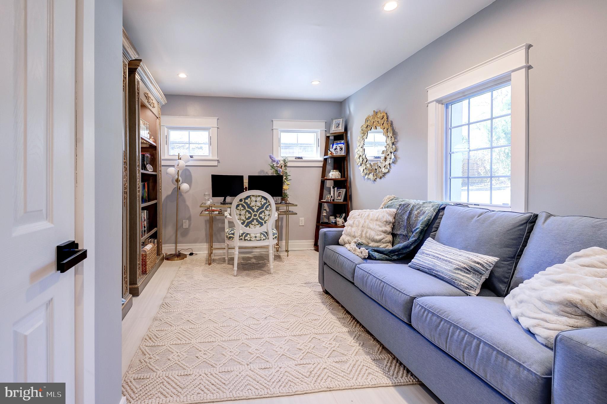 COLLEGE PARK - Residential